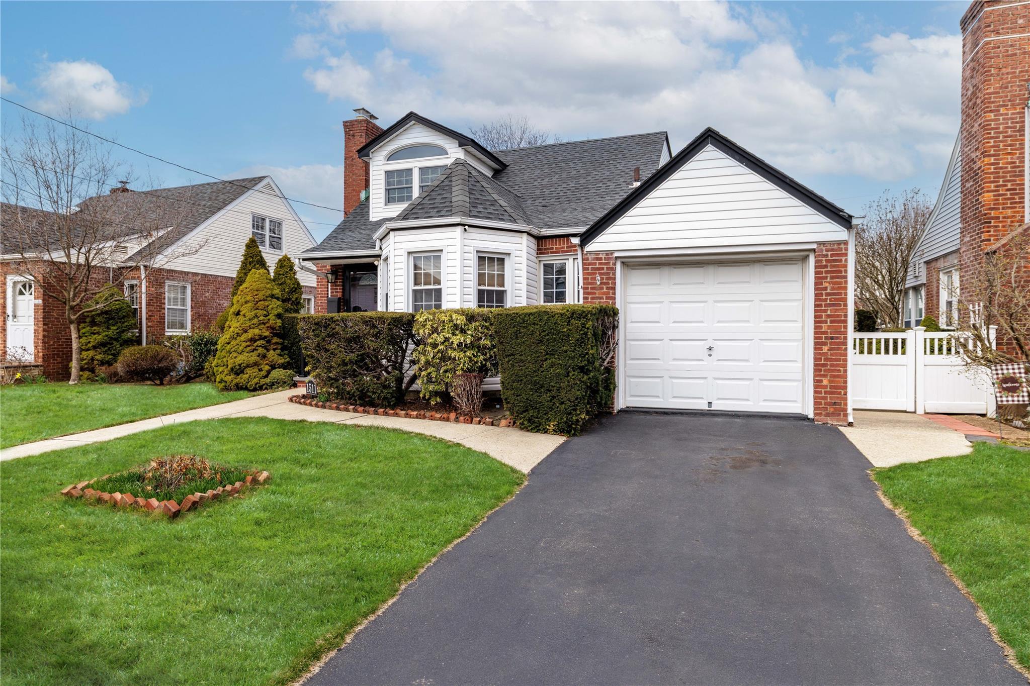 Single Family Lincoln  Nassau County, NY 11040, MLS-828576-3
