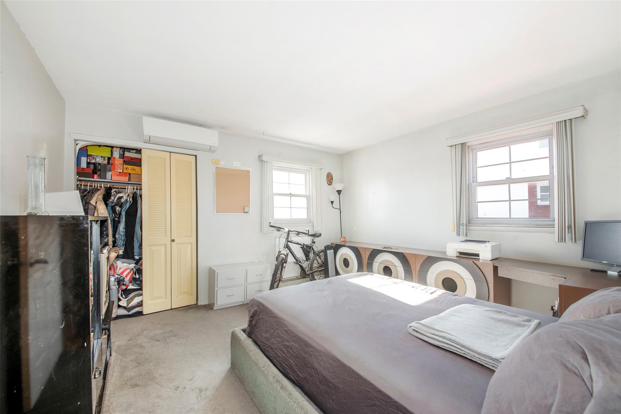 Single Family 99th  Queens, NY 11414, MLS-828602-29