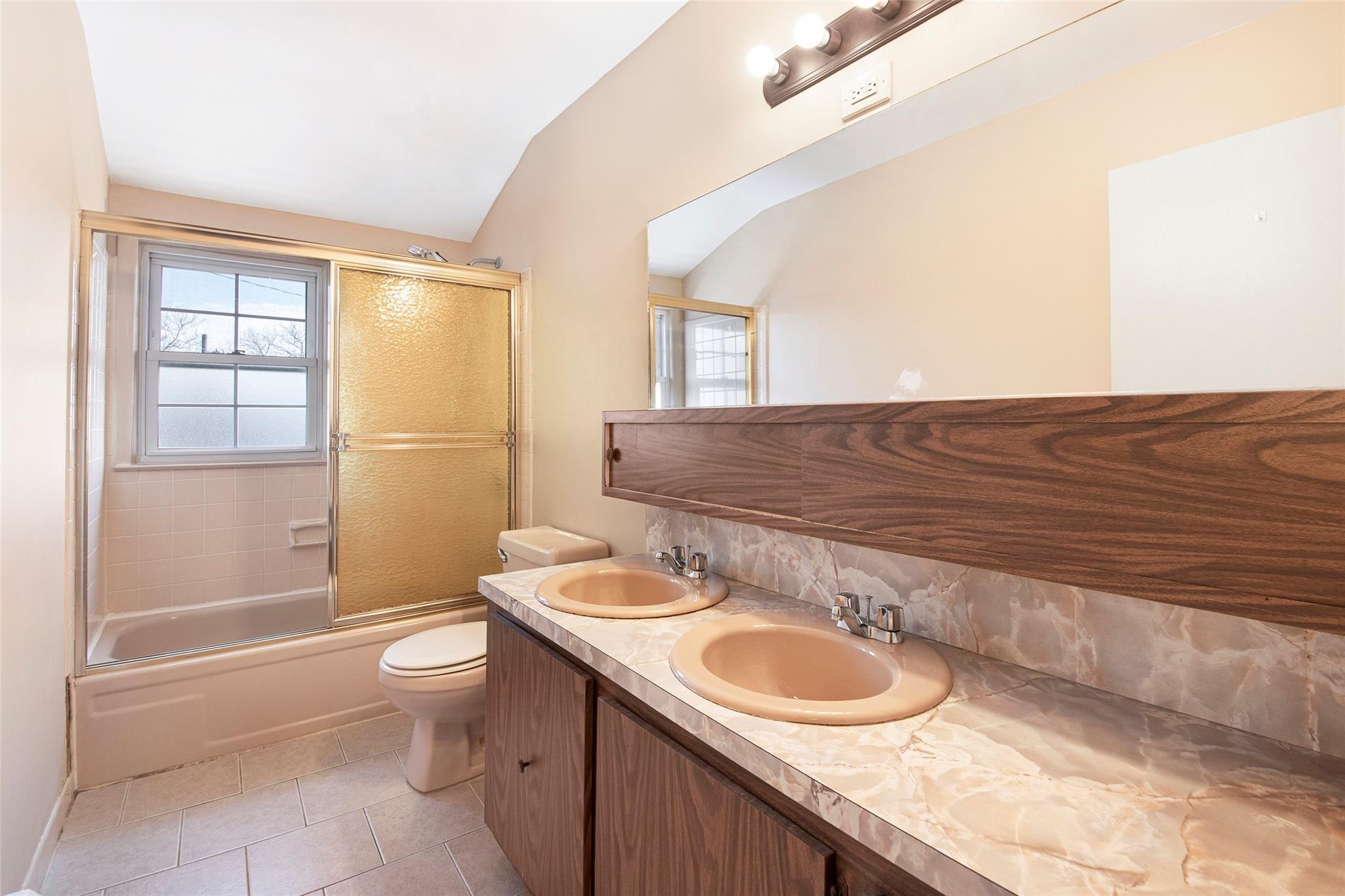 Single Family 99th  Queens, NY 11414, MLS-828602-36