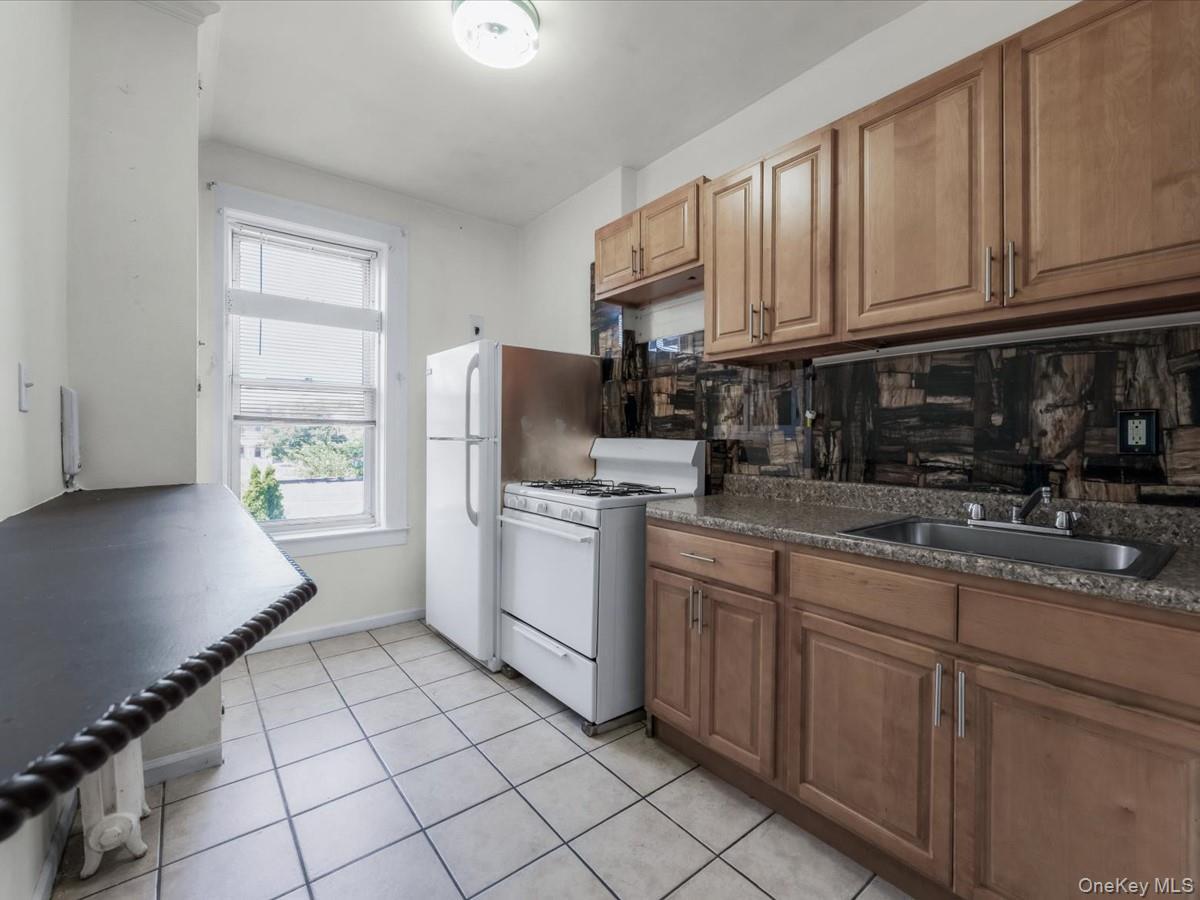 Single Family Norwood  Brooklyn, NY 11208, MLS-828605-30