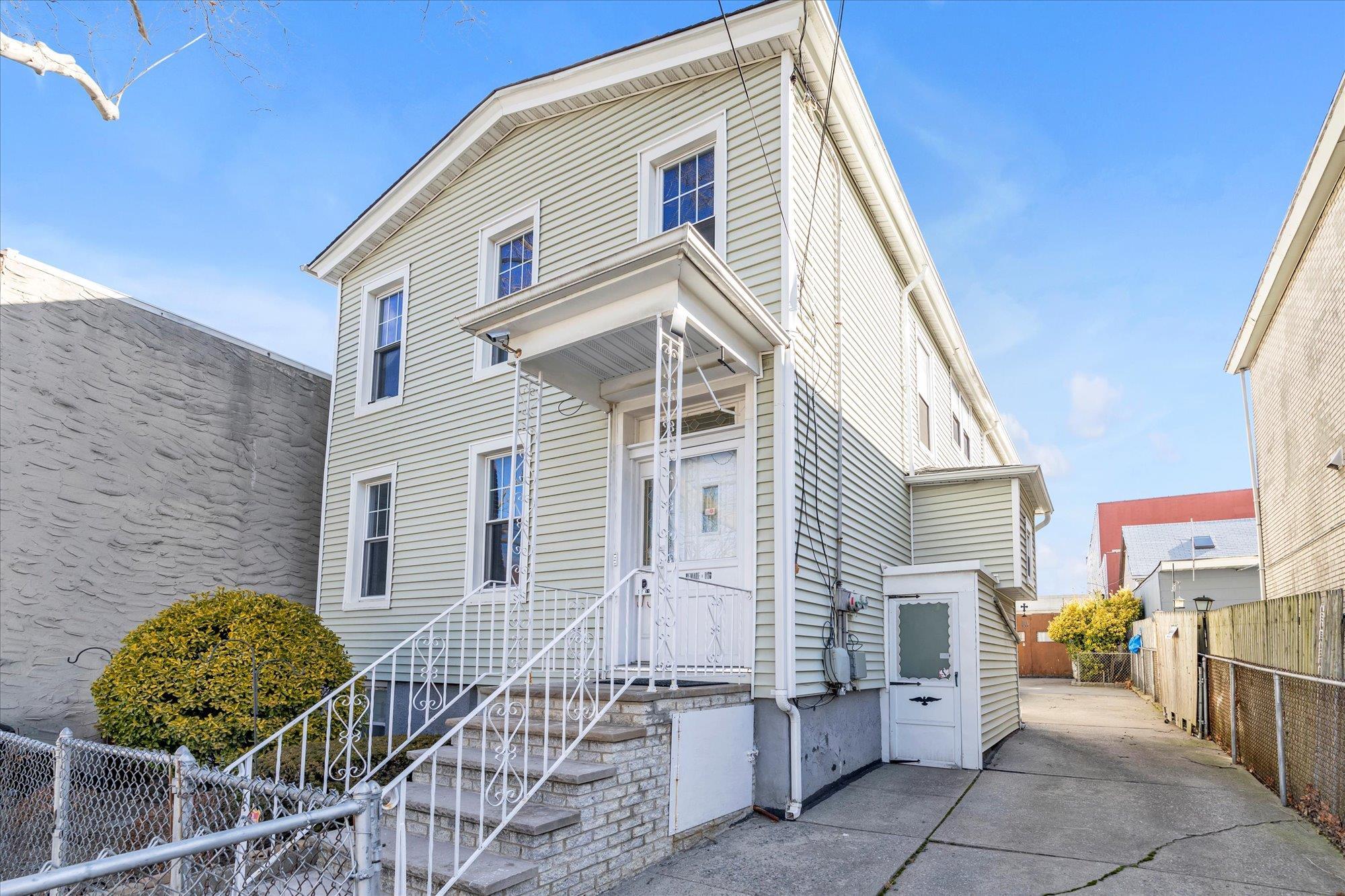 Single Family 126th  Queens, NY 11356, MLS-828653-20