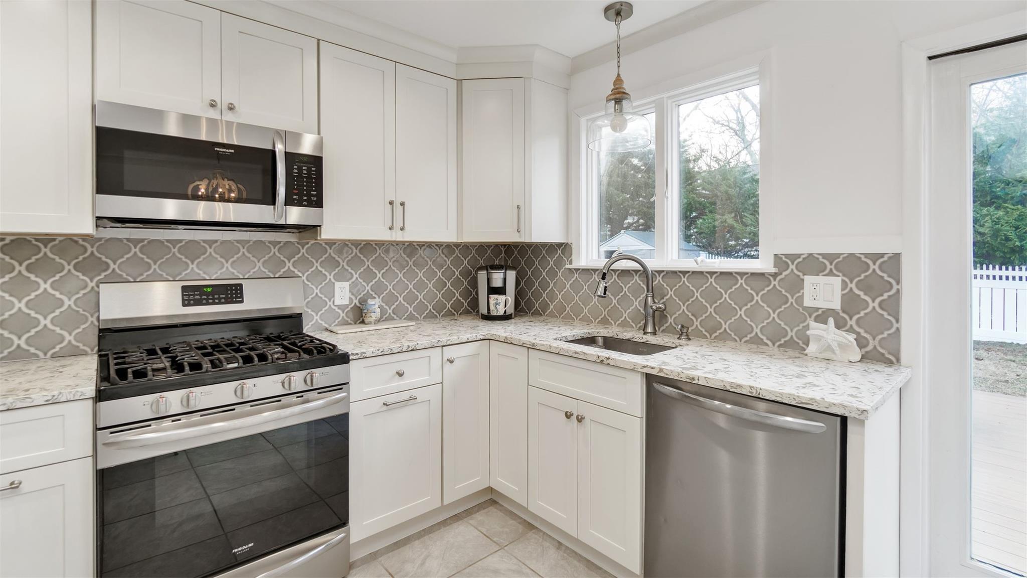 Single Family Peconic Bay  Suffolk County, NY 11948, MLS-828785-13