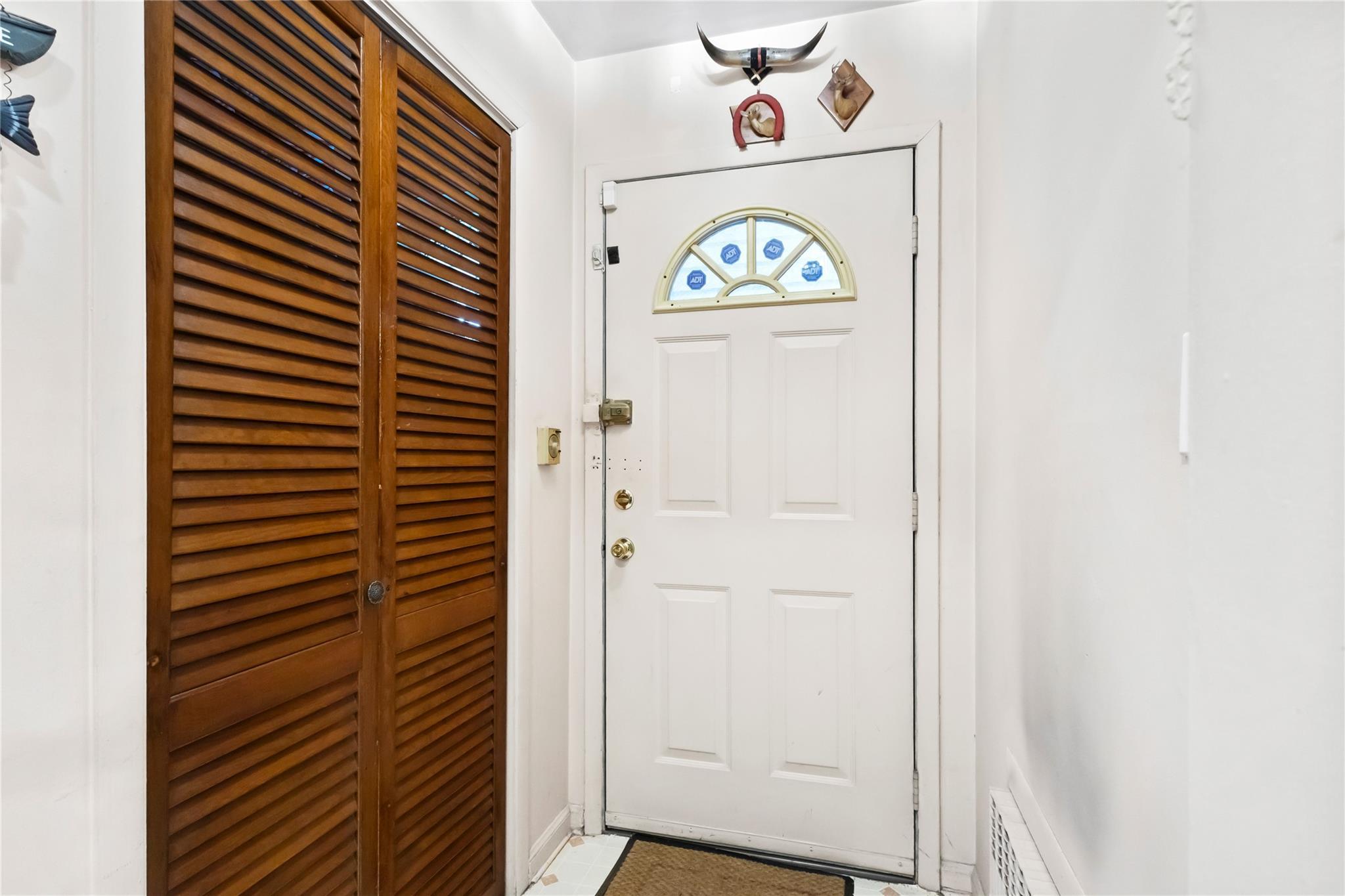 Single Family Hathaway  Nassau County, NY 11003, MLS-828810-4