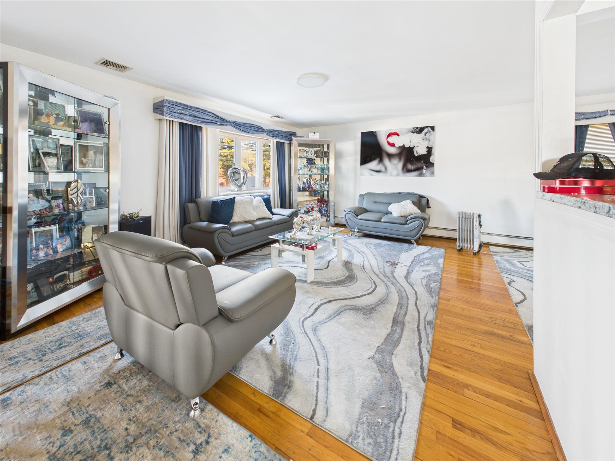 Single Family Commack  Suffolk County, NY 11729, MLS-828819-6