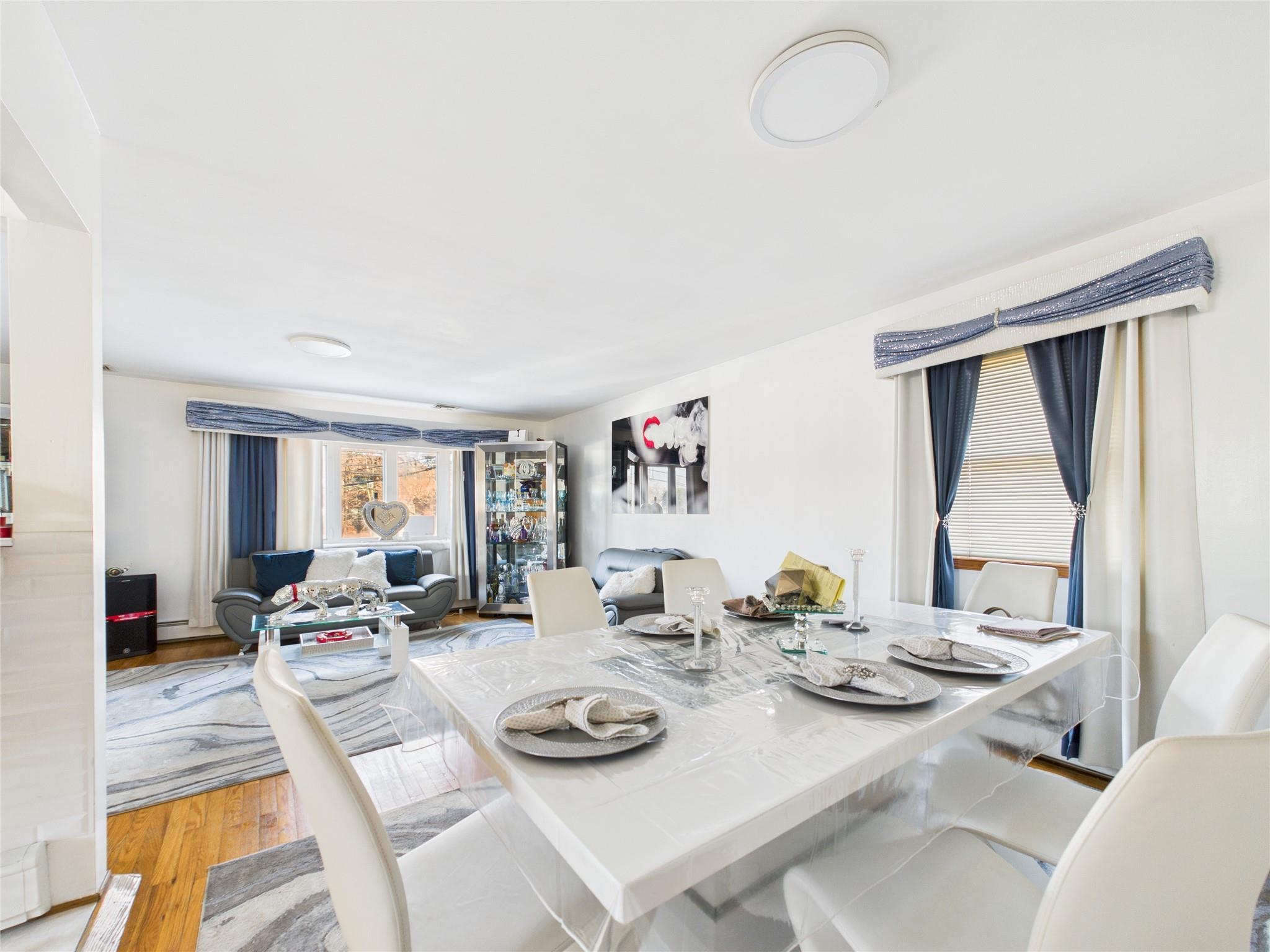 Single Family Commack  Suffolk County, NY 11729, MLS-828819-7