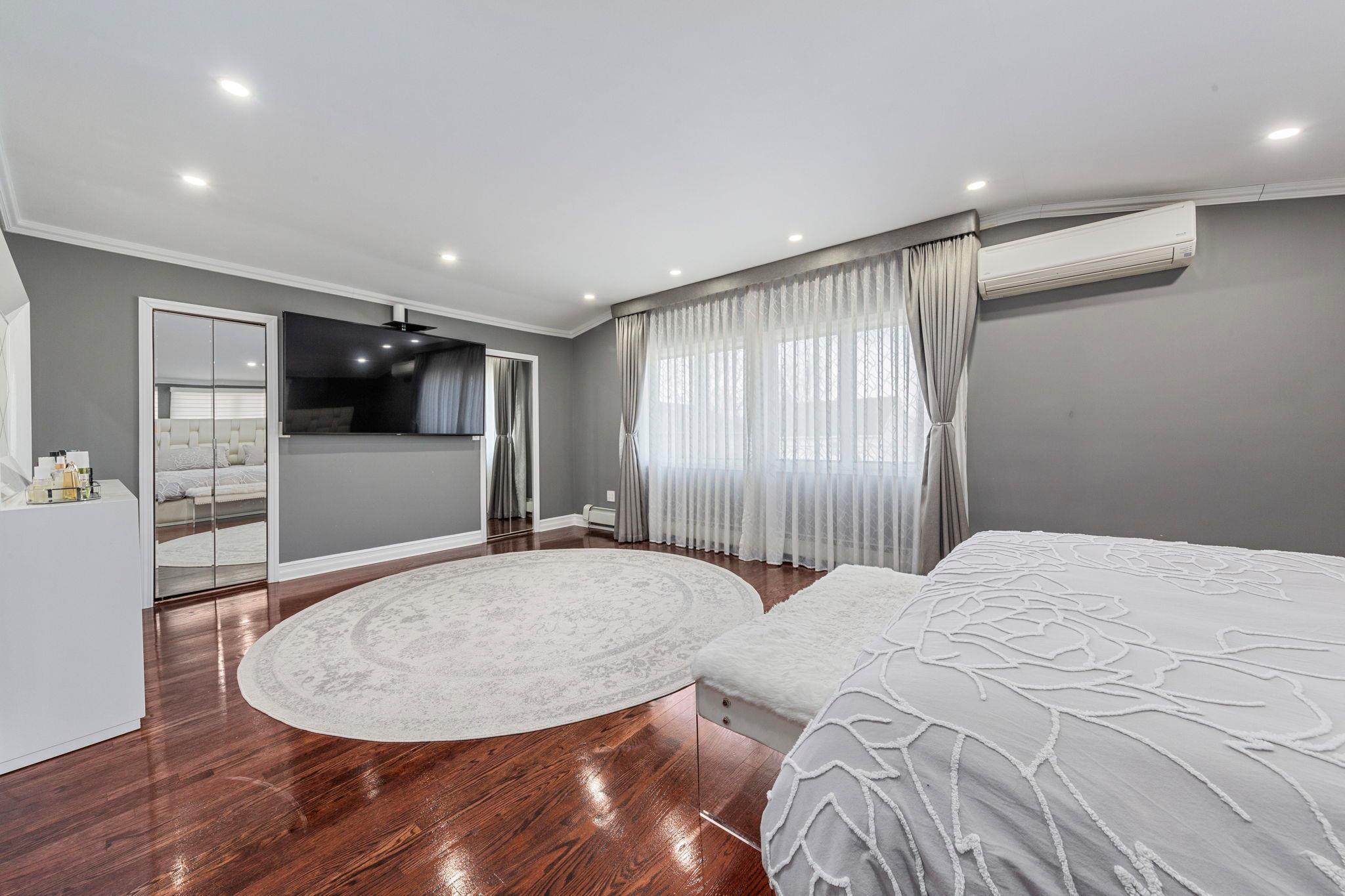 Single Family 180th  Queens, NY 11366, MLS-828831-12