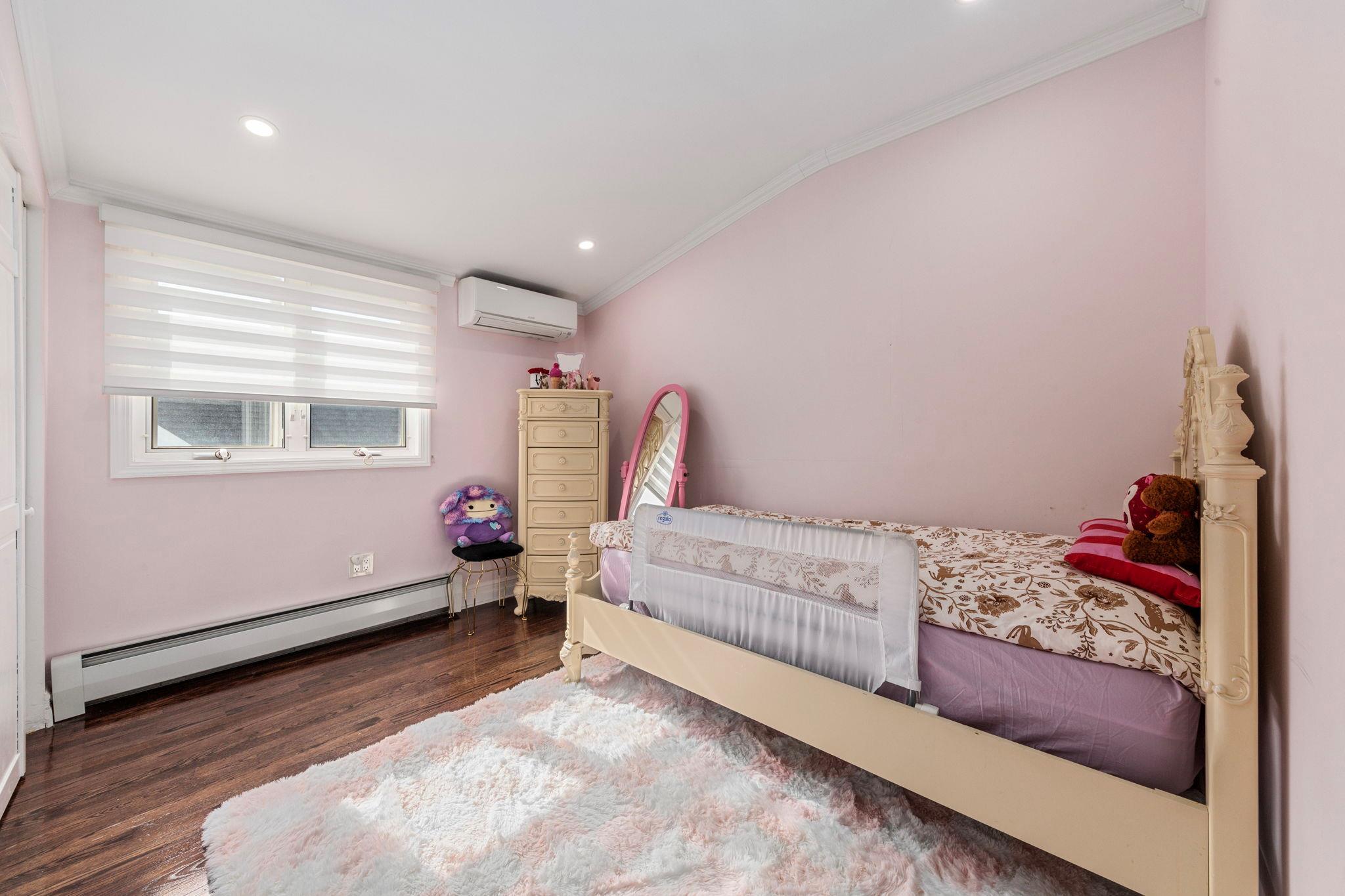 Single Family 180th  Queens, NY 11366, MLS-828831-15