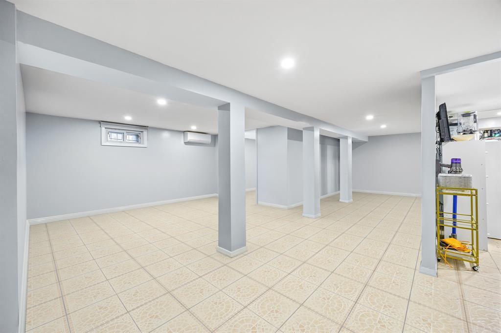 Single Family 180th  Queens, NY 11366, MLS-828831-18