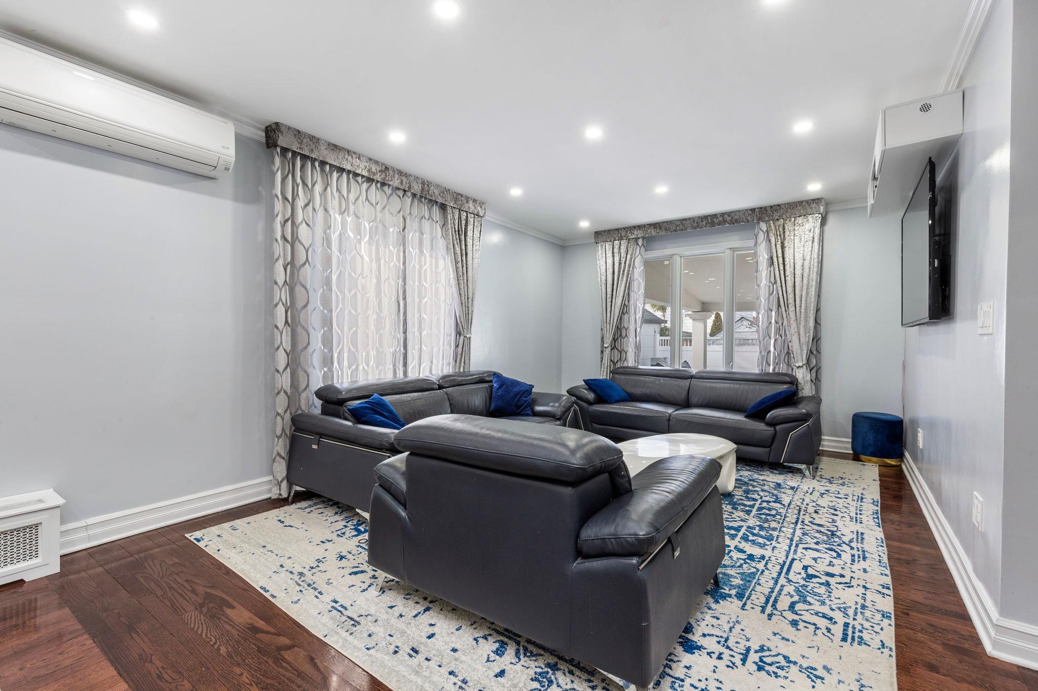 Single Family 180th  Queens, NY 11366, MLS-828831-7