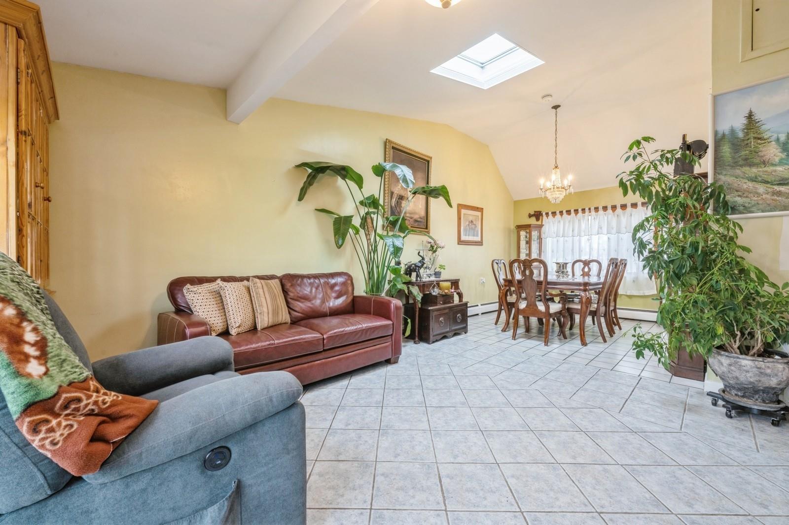 Single Family Gardiners  Nassau County, NY 11756, MLS-828853-5
