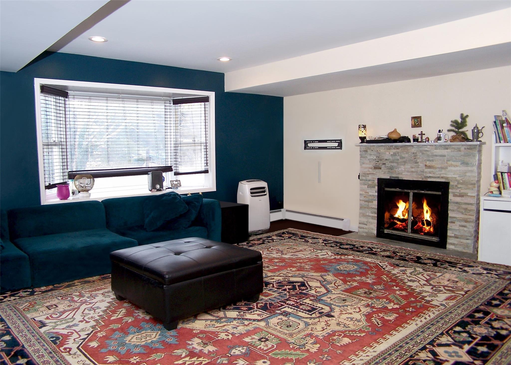 Single Family Pineoaks  Suffolk County, NY 11738, MLS-828962-8