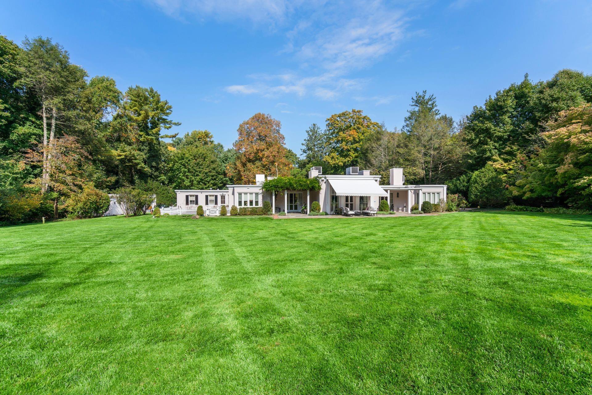 Single Family Town Cocks  Nassau County, NY 11560, MLS-828998-39