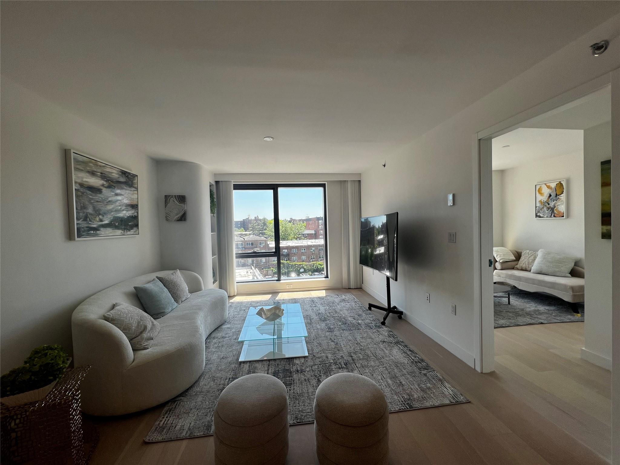 Condo Northern Blvd  Queens, NY 11354, MLS-829101-2