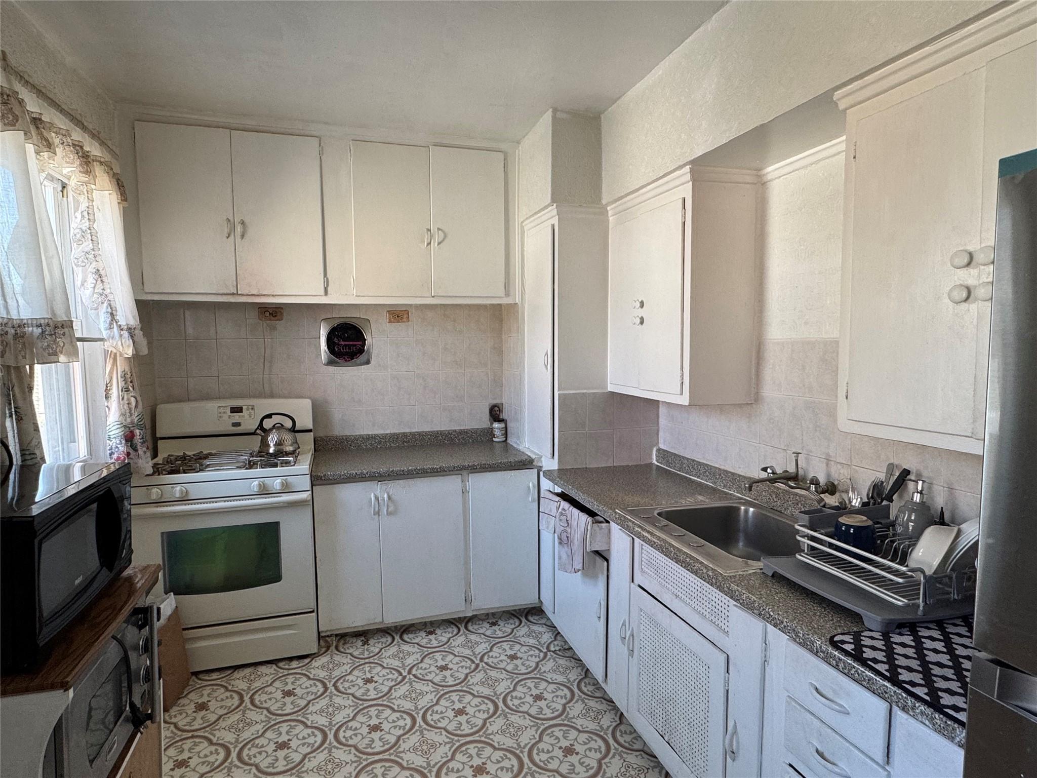 Single Family 210th  Queens, NY 11428, MLS-829158-6