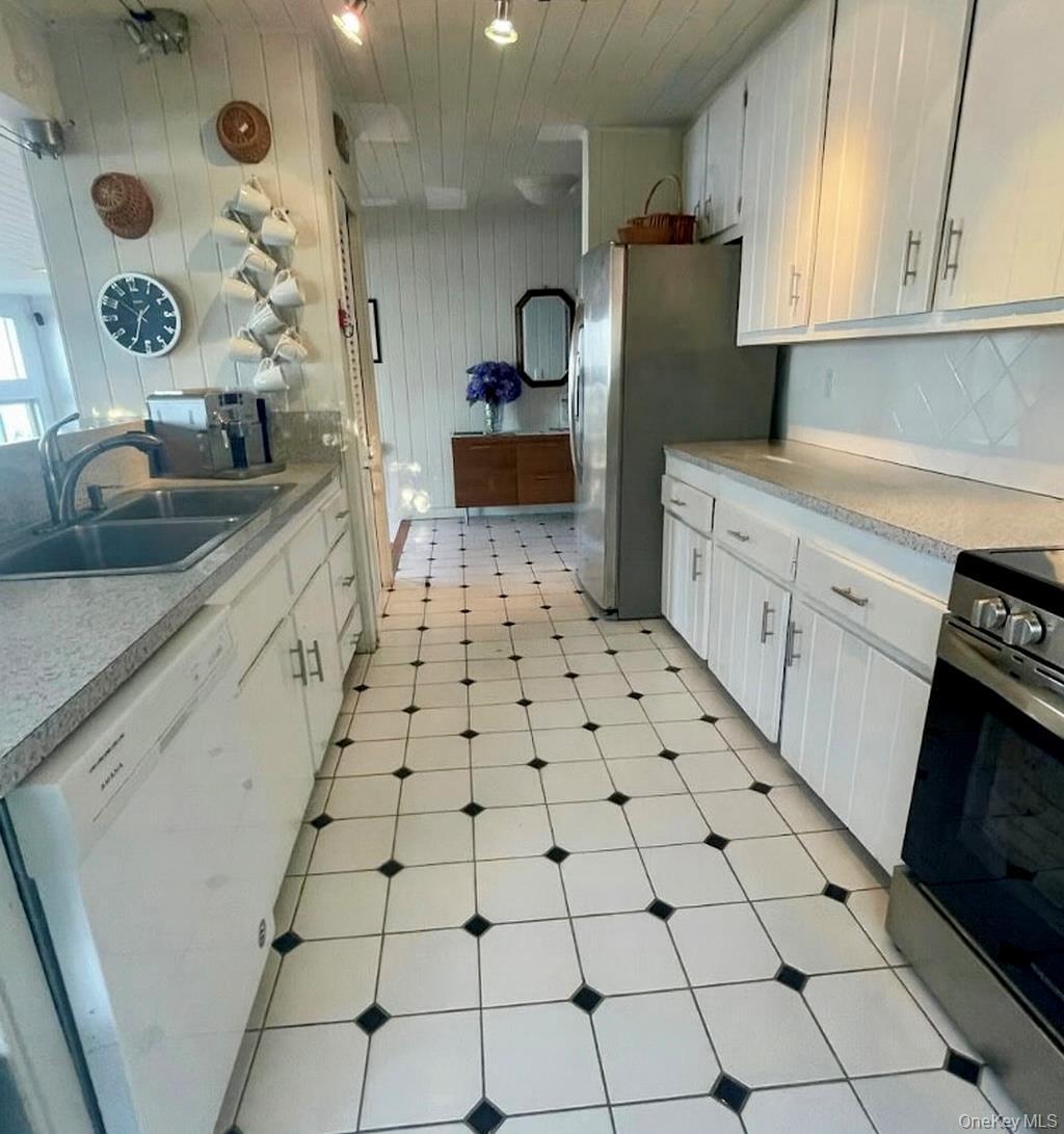 Single Family Bay Walk Suffolk County, NY 11782, MLS-829185-20