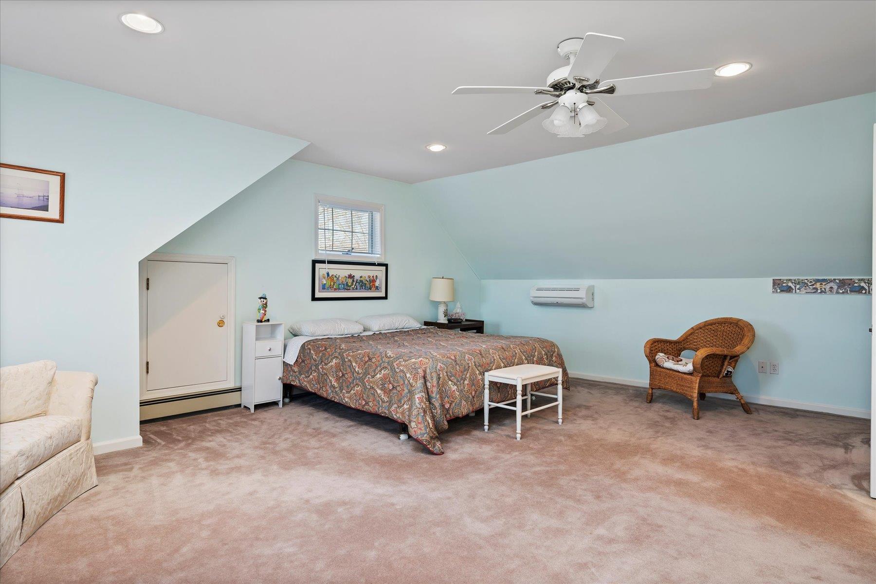 Single Family Pier  Suffolk County, NY 11901, MLS-829196-24