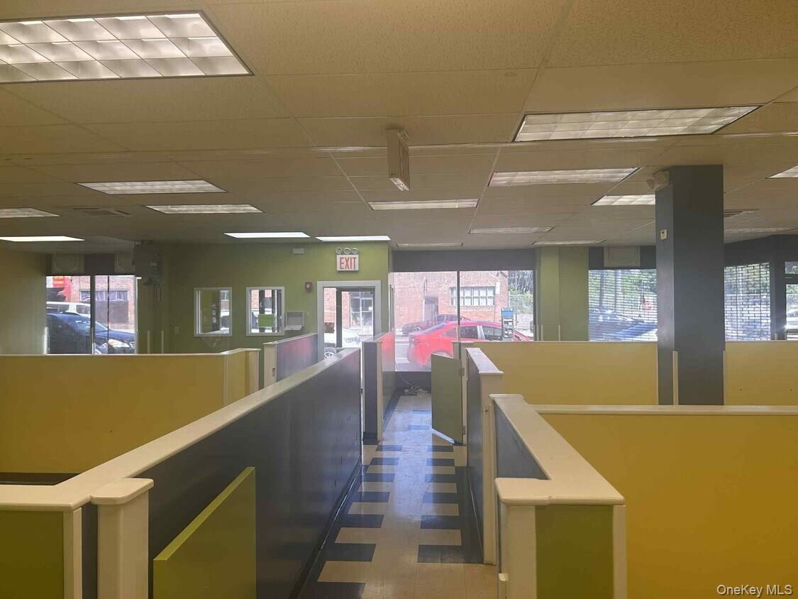 Commercial Lease East Tremont Bronx, NY 10462, MLS-829206-2