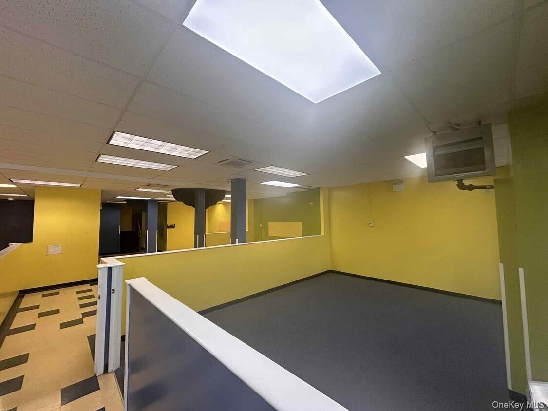 Commercial Lease East Tremont Bronx, NY 10462, MLS-829206-3