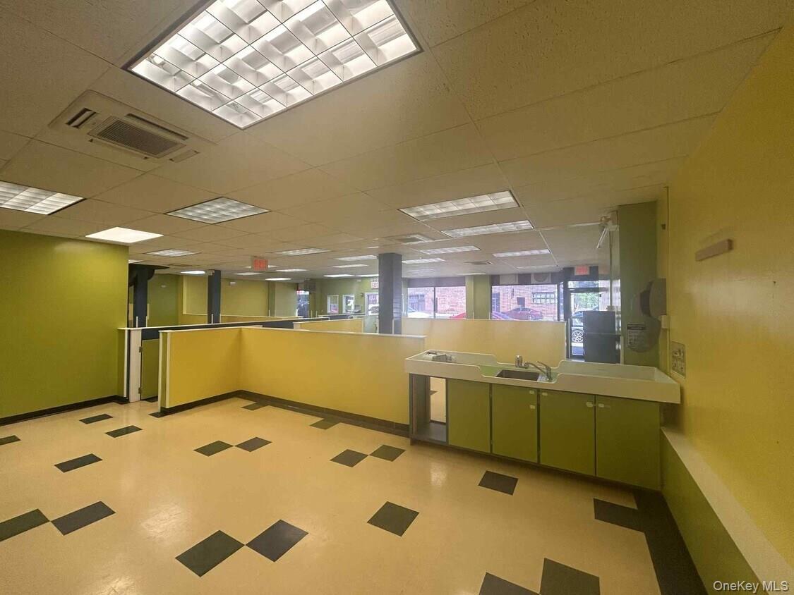 Commercial Lease East Tremont Bronx, NY 10462, MLS-829206-5