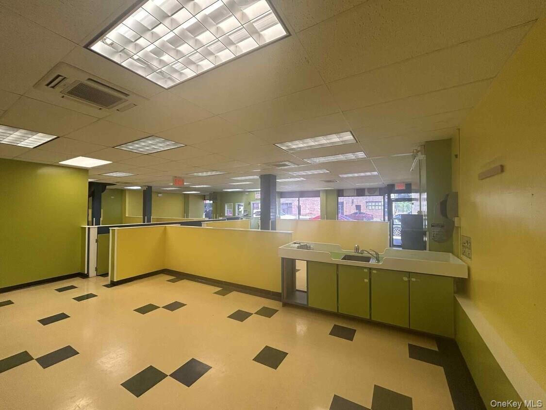 Commercial Lease East Tremont Bronx, NY 10462, MLS-829206-6