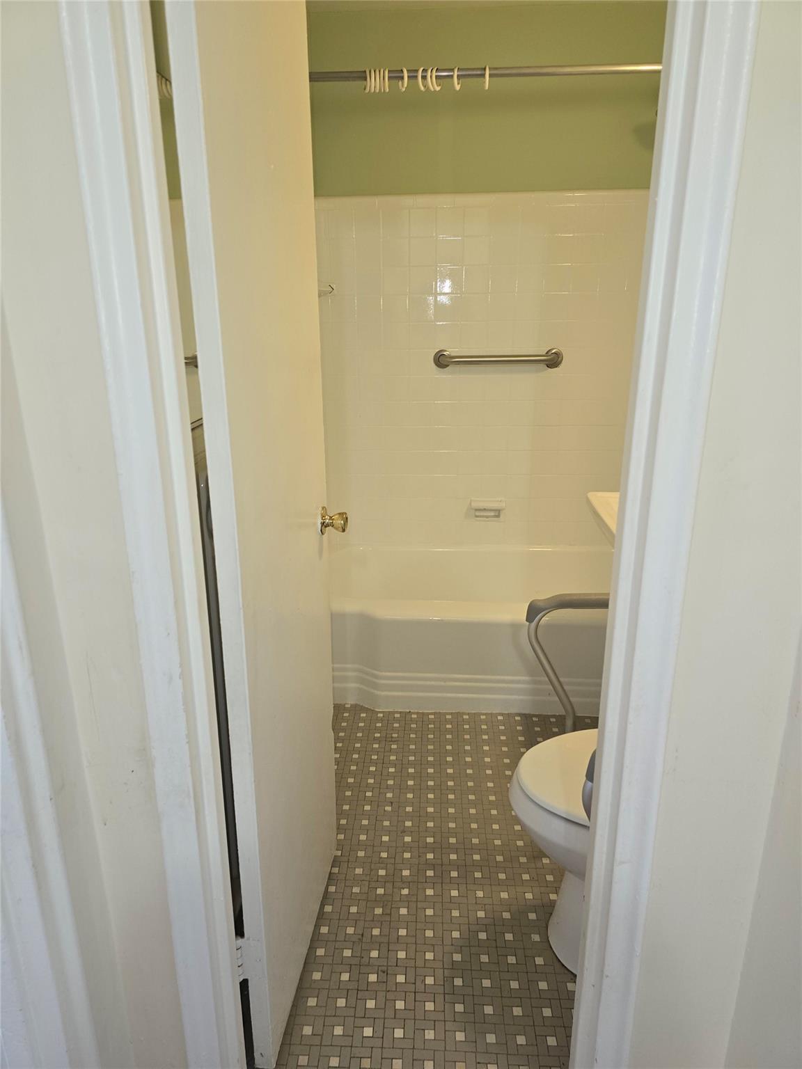 Coop Knolls  Bronx, NY 10463, MLS-829311-11