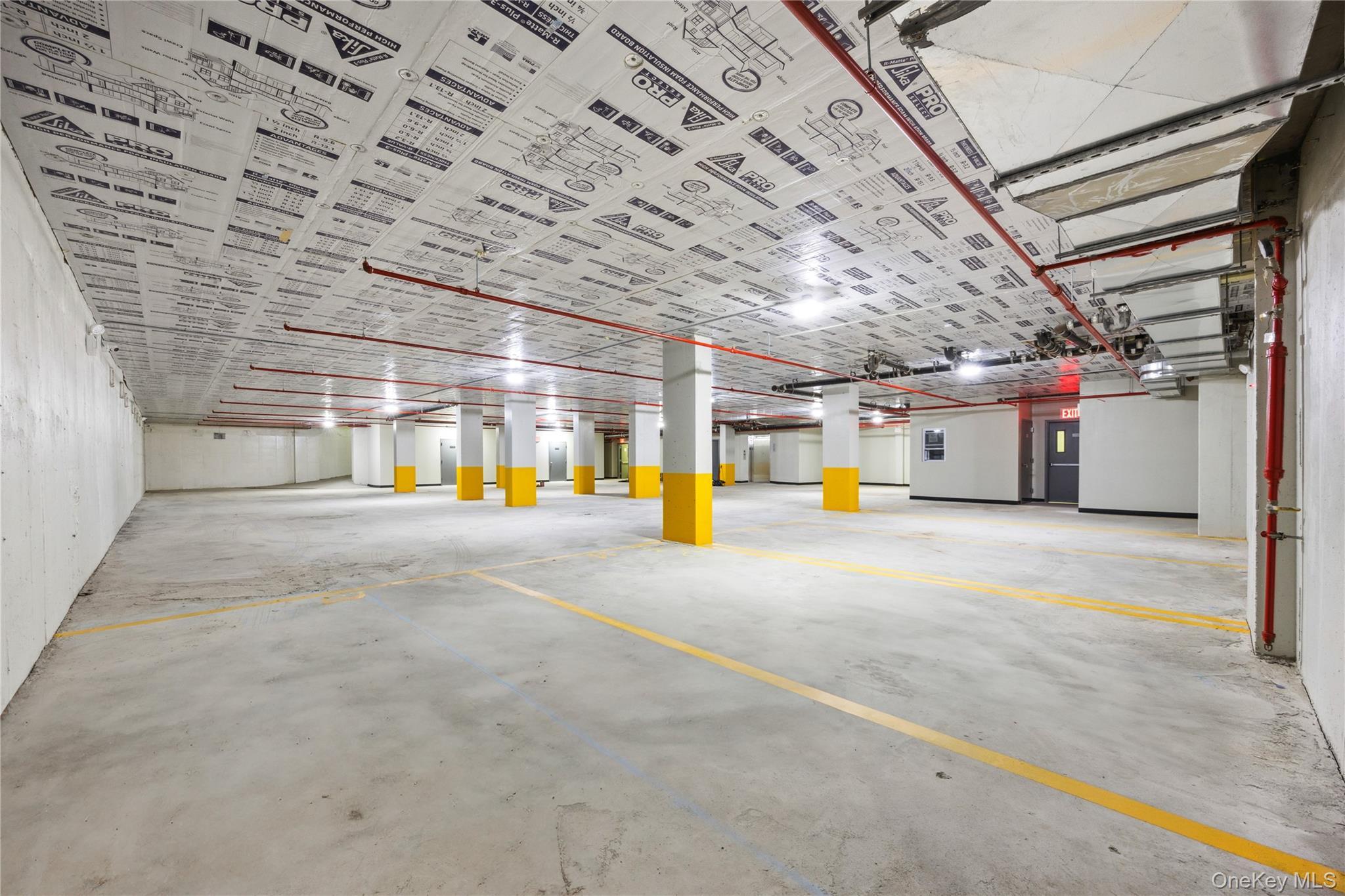 Condo 72nd Ave  Queens, NY 11365, MLS-829370-12