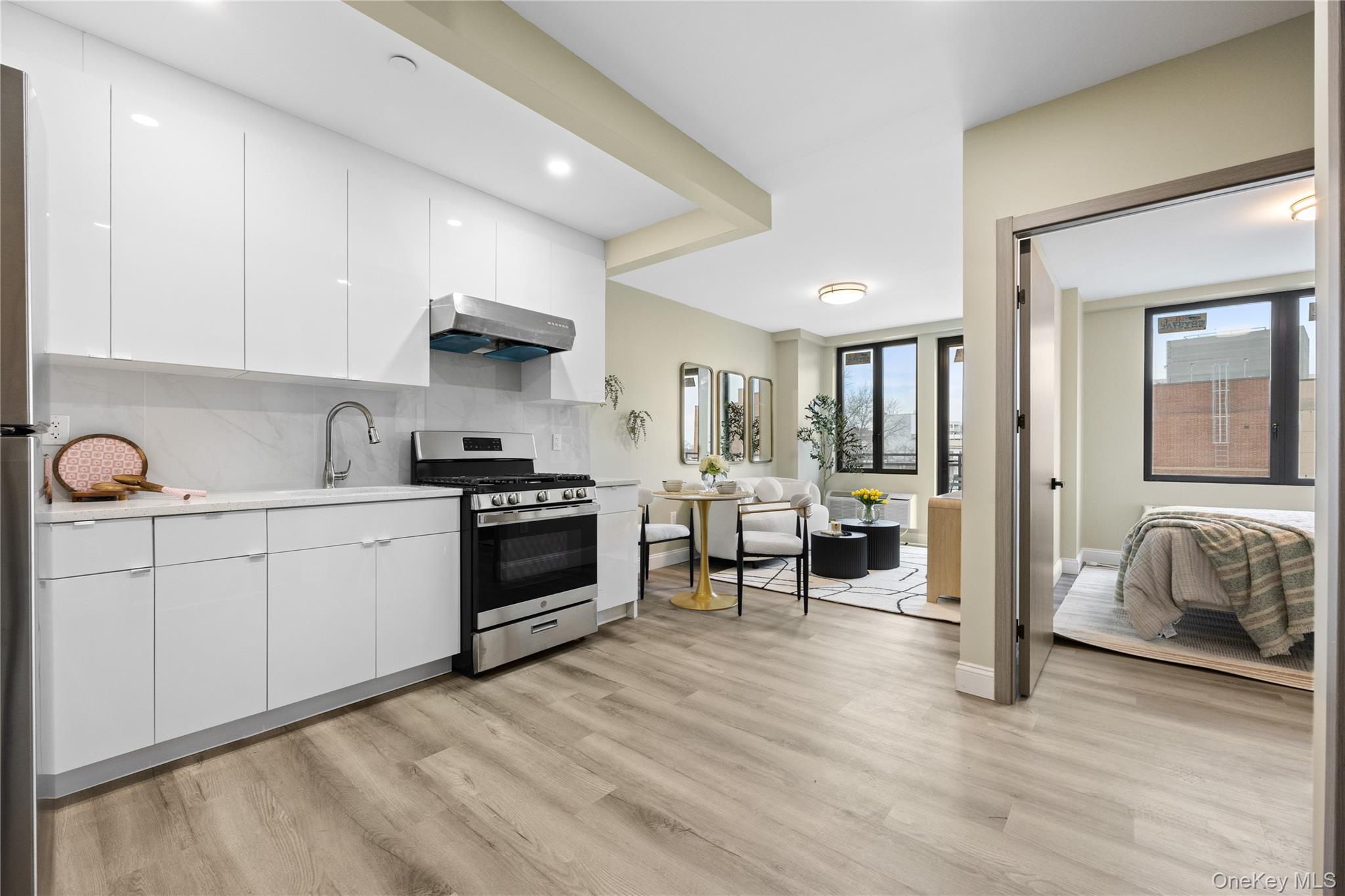 Condo 72nd Ave  Queens, NY 11365, MLS-829370-4