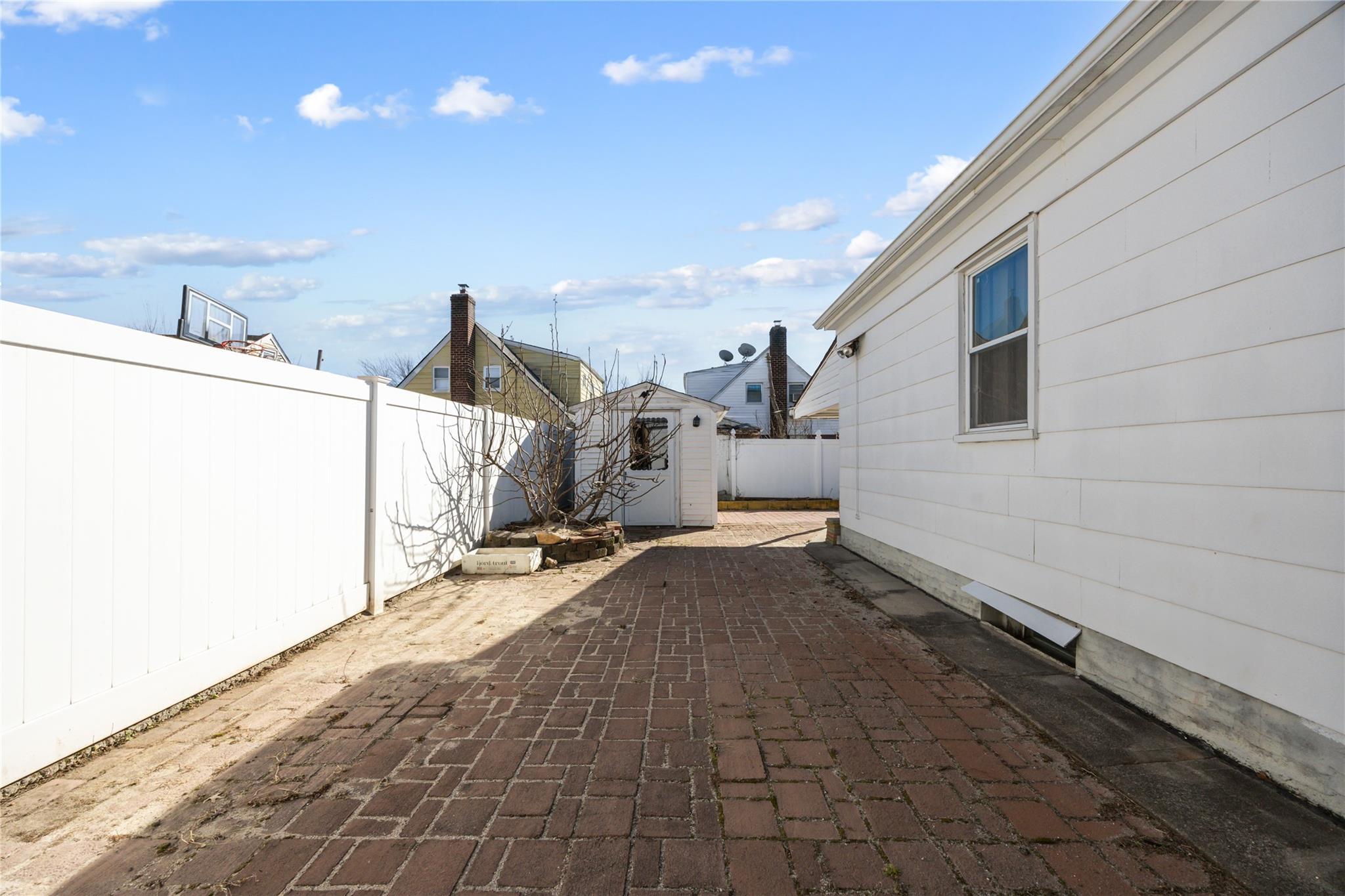 Single Family 22nd  Queens, NY 11357, MLS-829372-21