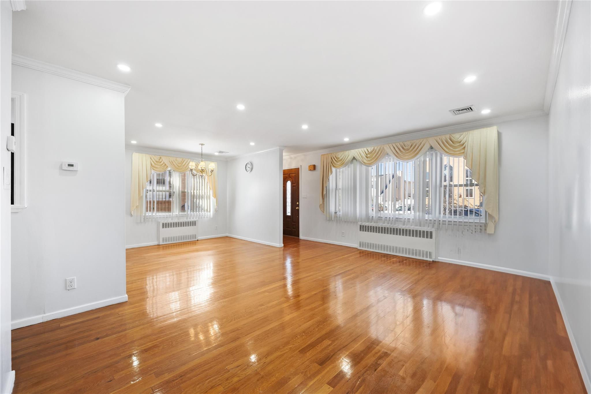 Single Family 22nd  Queens, NY 11357, MLS-829372-5