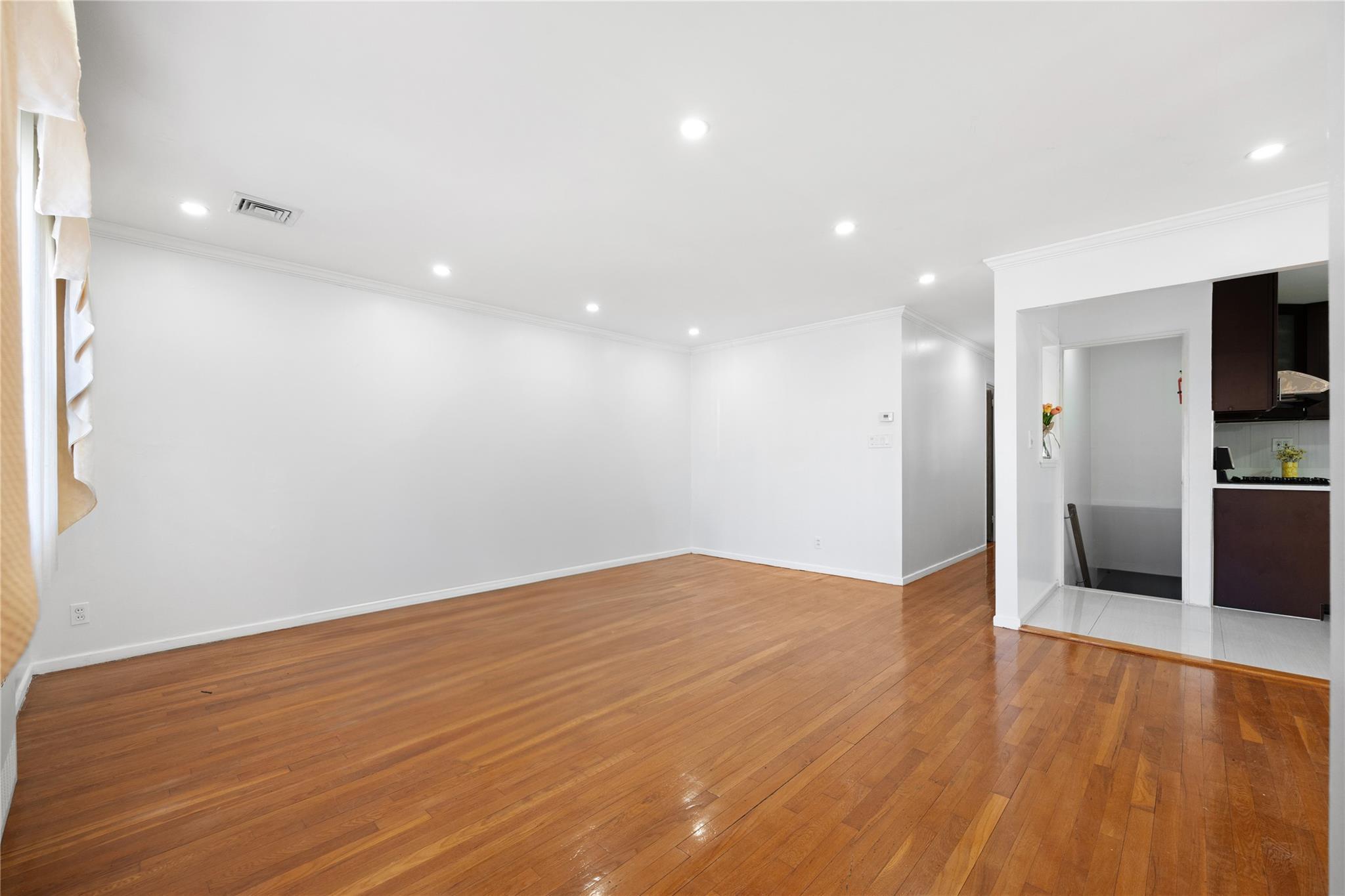 Single Family 22nd  Queens, NY 11357, MLS-829372-6