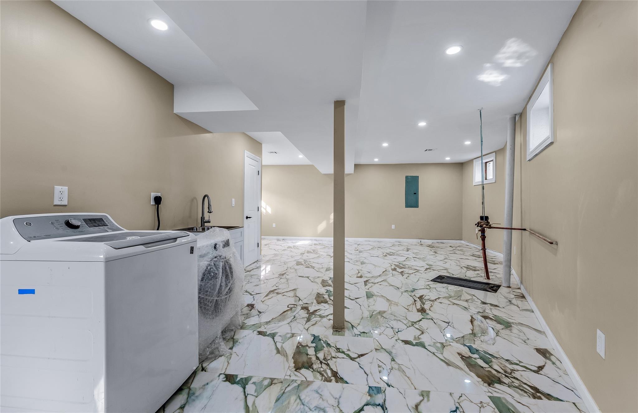 Single Family Van Siclen  Queens, NY 11419, MLS-829434-22
