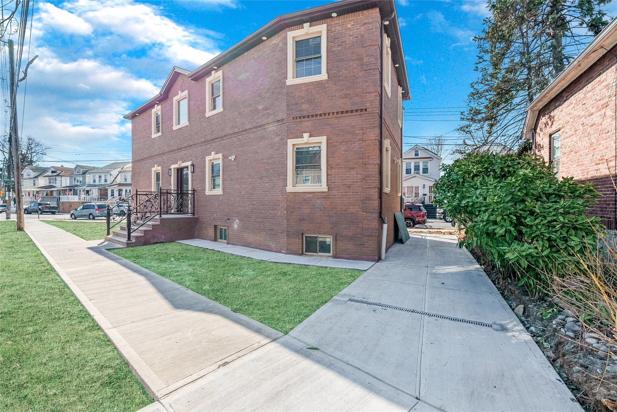 Single Family Van Siclen  Queens, NY 11419, MLS-829434-3