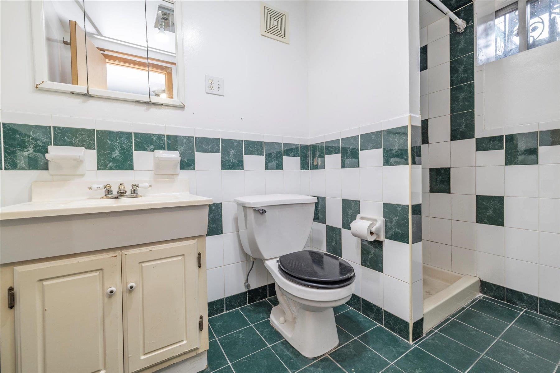 Single Family Nashville  Queens, NY 11411, MLS-829493-5