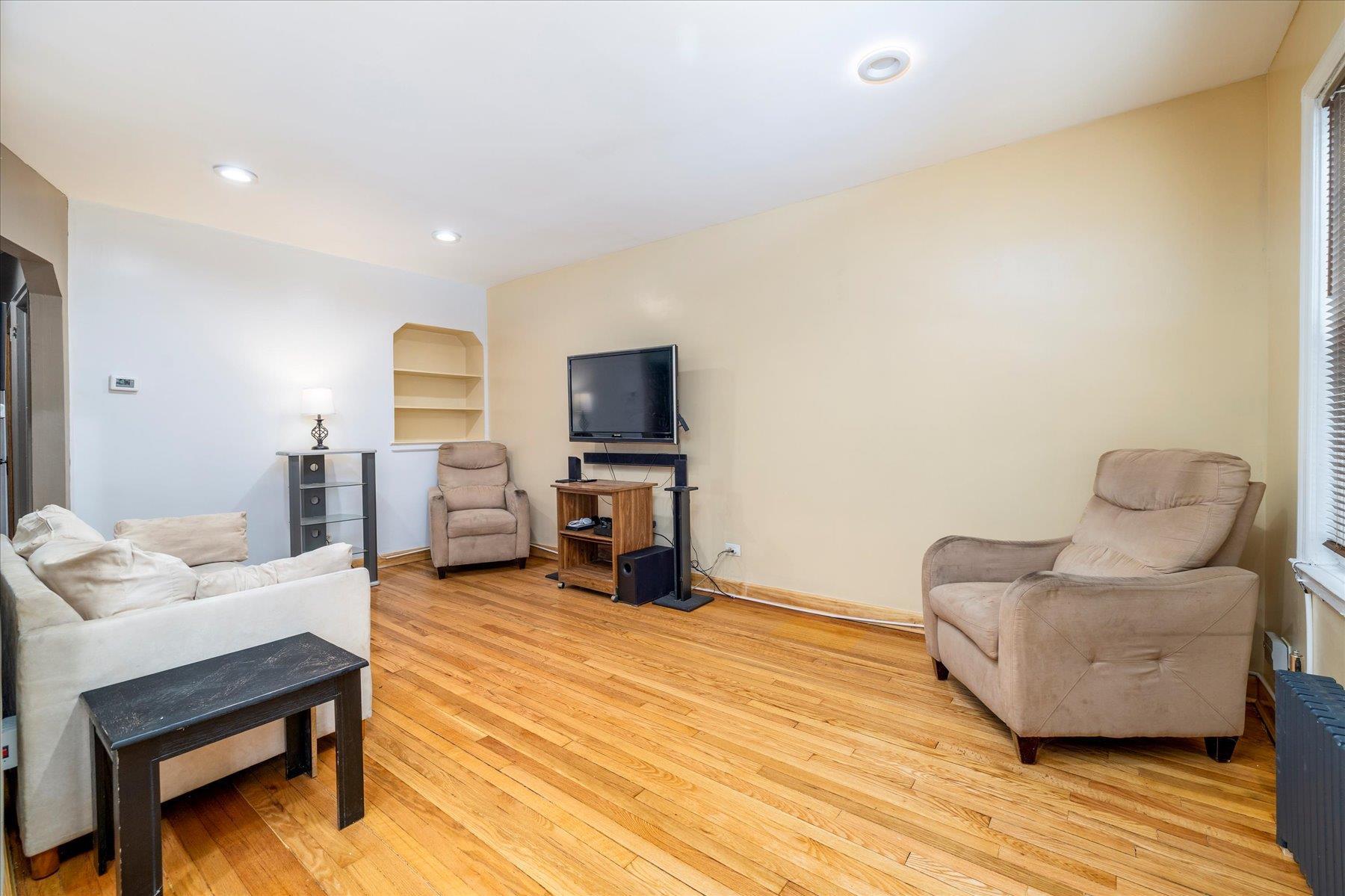Single Family Nashville  Queens, NY 11411, MLS-829493-8