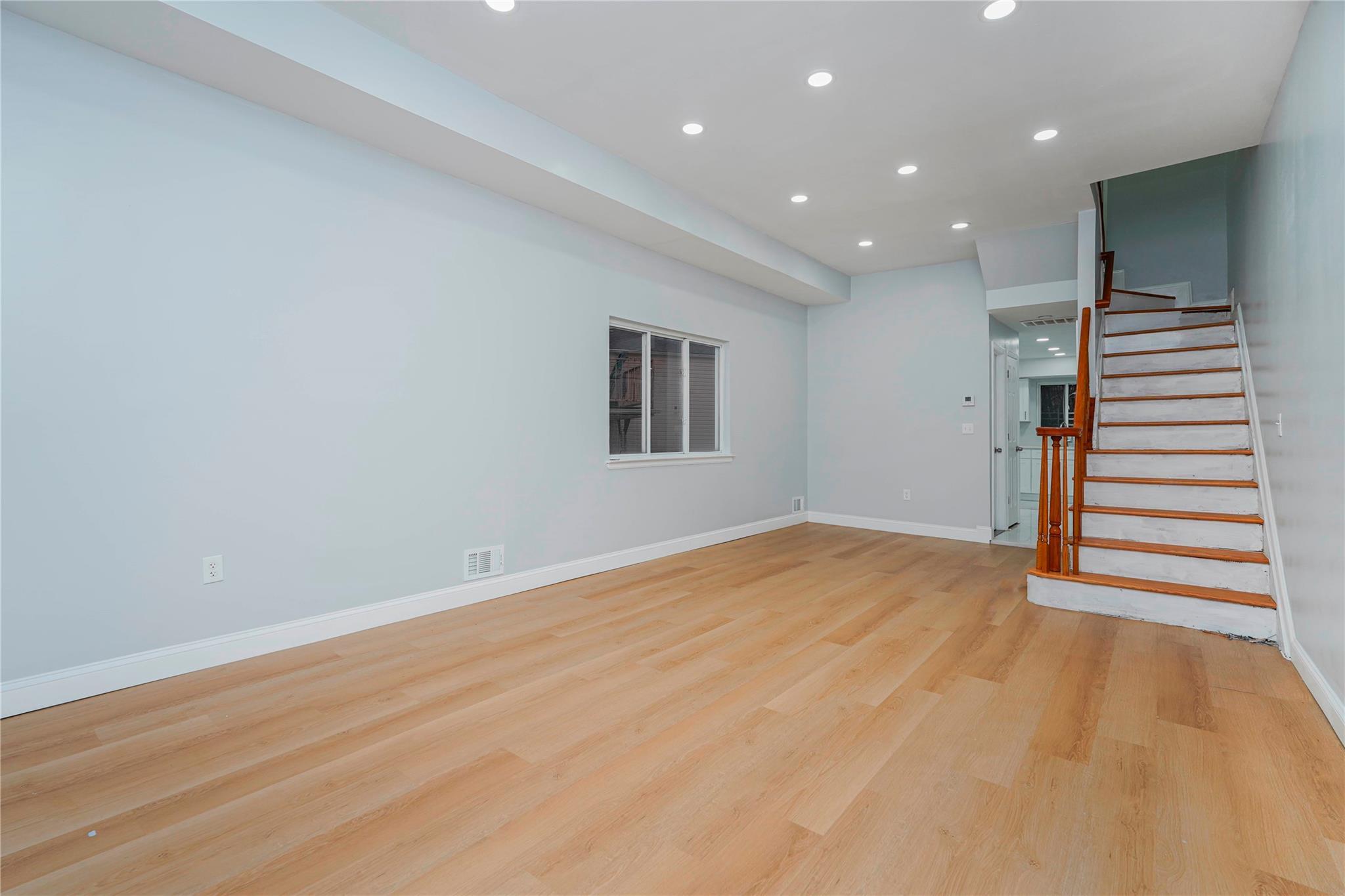 Single Family Sunset  Staten Island, NY 10314, MLS-829503-5