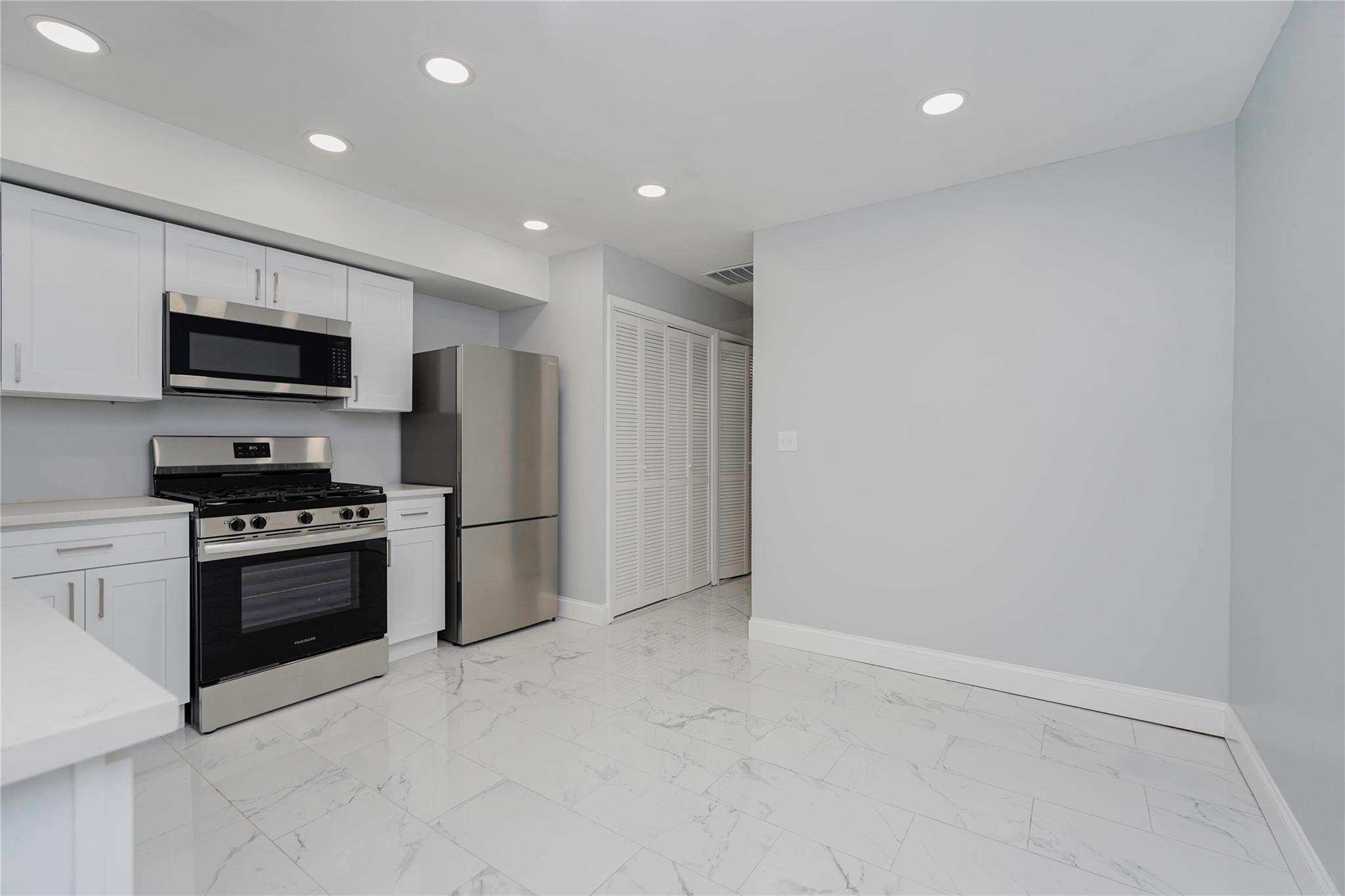 Single Family Sunset  Staten Island, NY 10314, MLS-829503-9