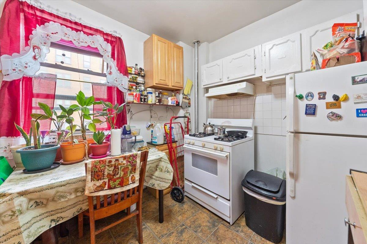 Coop 165th  Bronx, NY 10459, MLS-829513-9