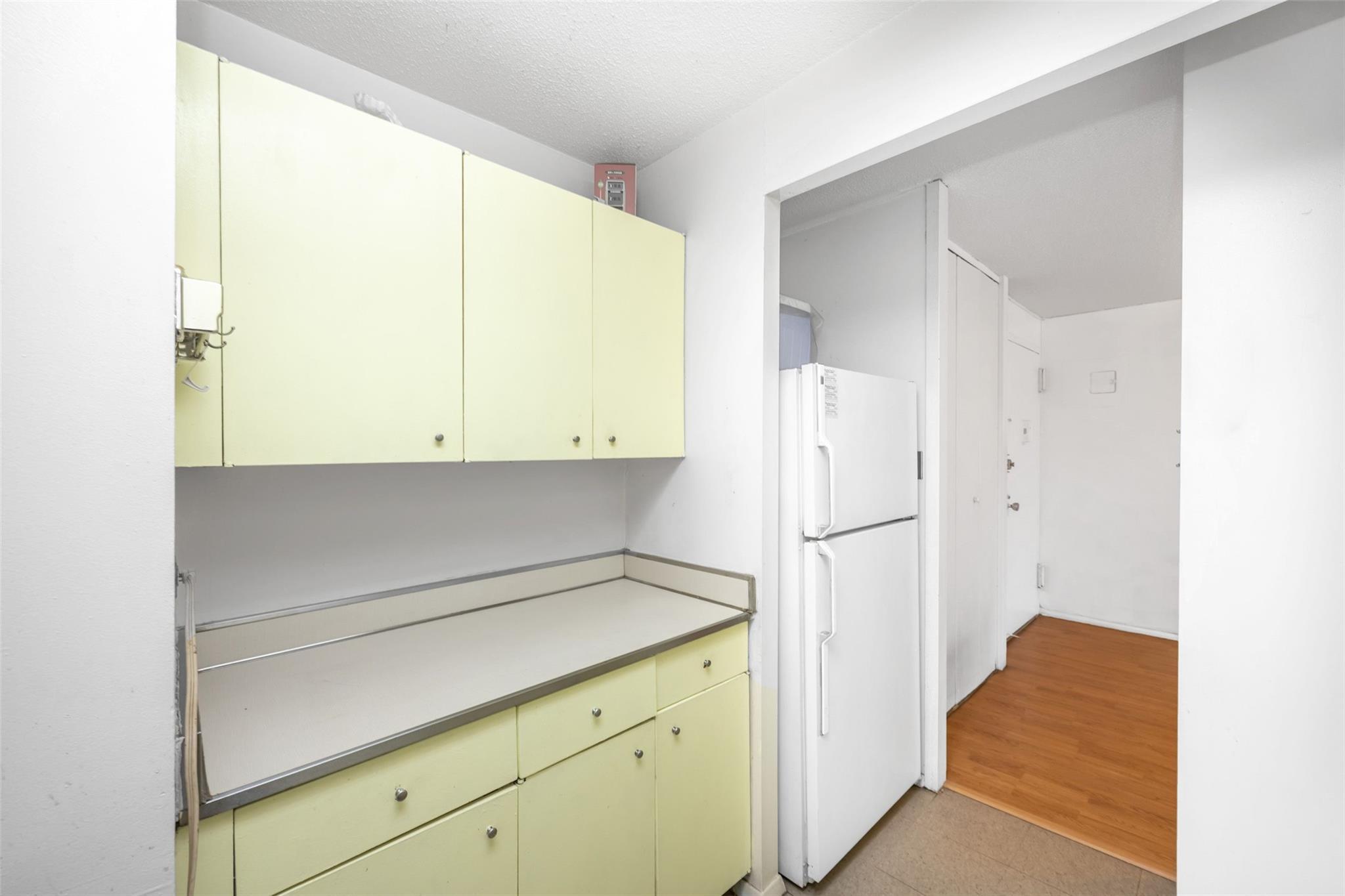Coop Pearl  Manhattan, NY 10038, MLS-829590-7