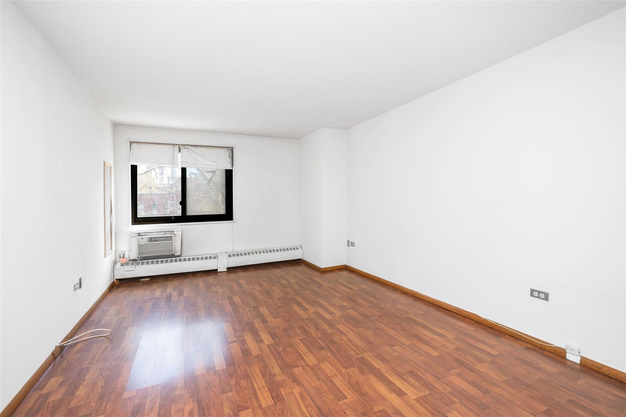 Coop Pearl  Manhattan, NY 10038, MLS-829590-8