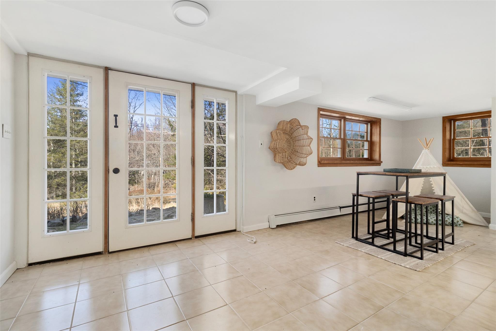 Single Family Saddle River  Rockland County, NY 10952, MLS-829596-16