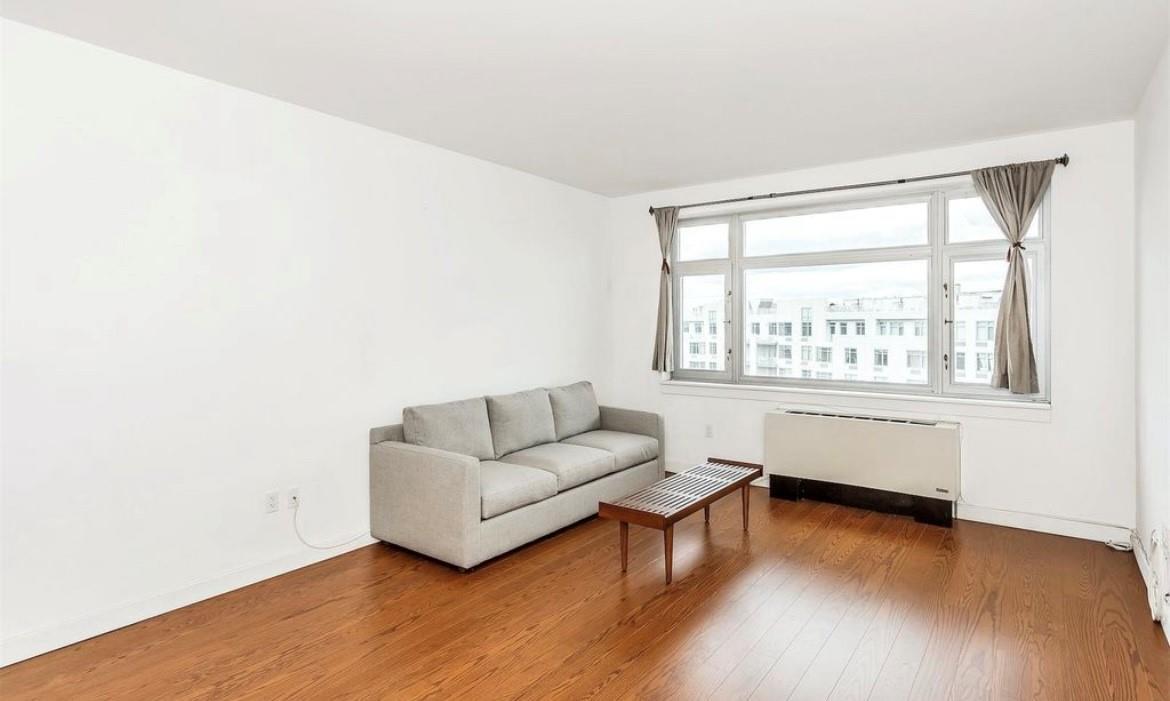 Apartment College Point  Queens, NY 11354, MLS-829601-3
