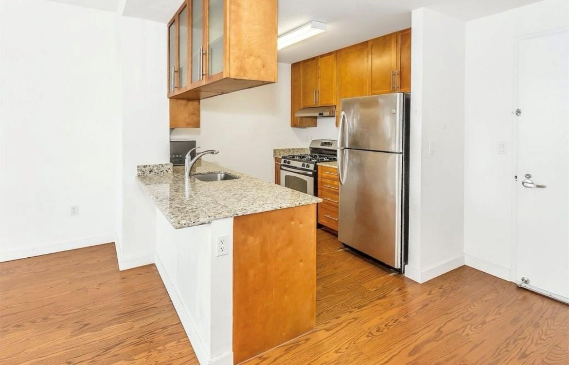 Apartment College Point  Queens, NY 11354, MLS-829601-5