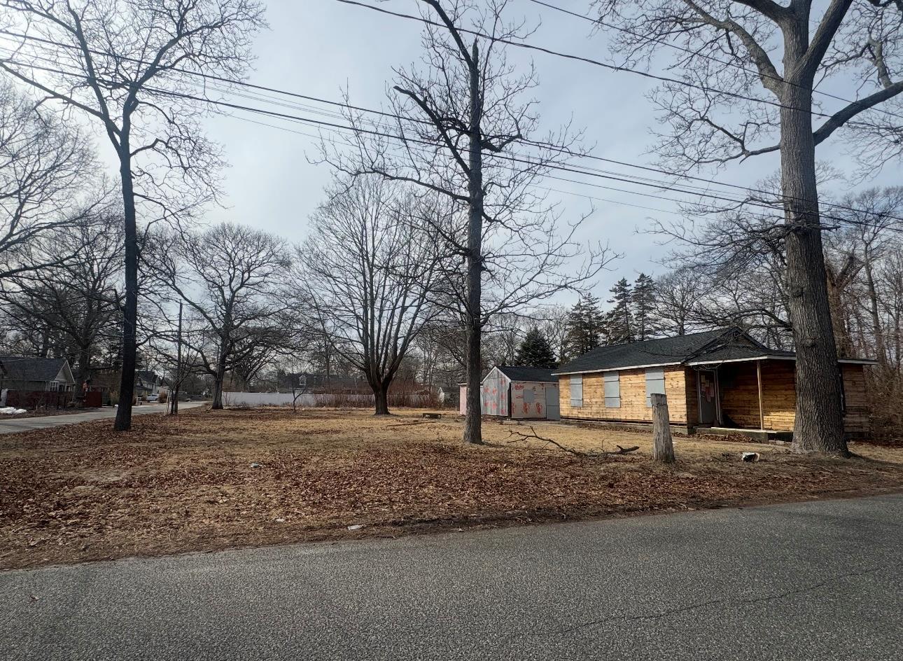 Single Family Elder  Suffolk County, NY 11951, MLS-829612-2
