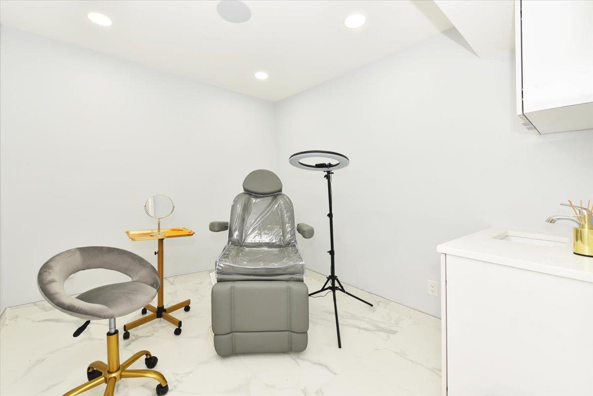 Commercial Sale 82nd  Manhattan, NY 10024, MLS-829637-10