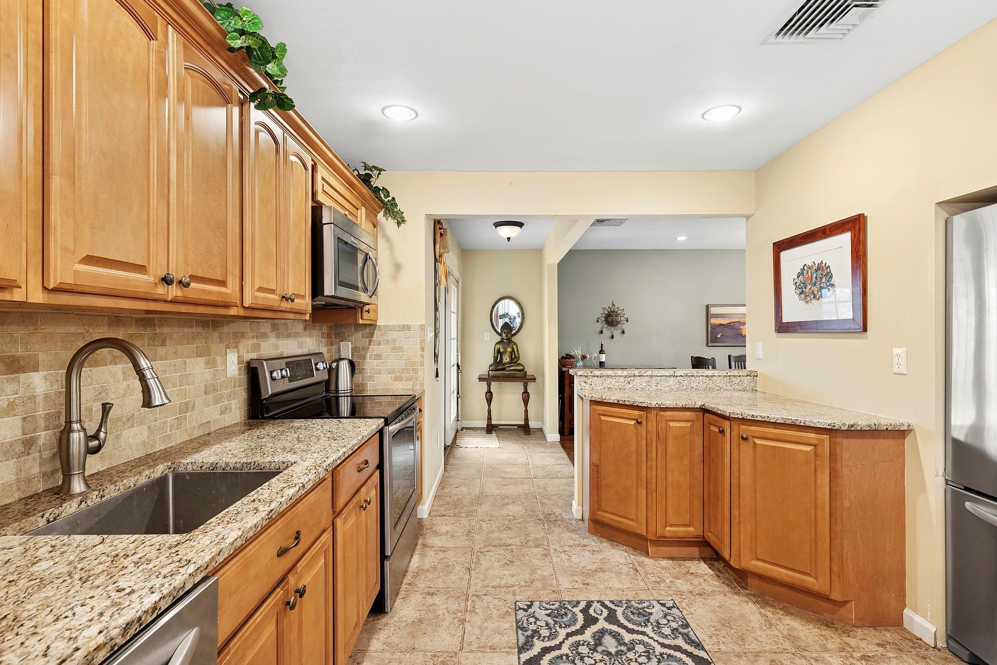 Single Family Newport Beach  Suffolk County, NY 11940, MLS-829729-10