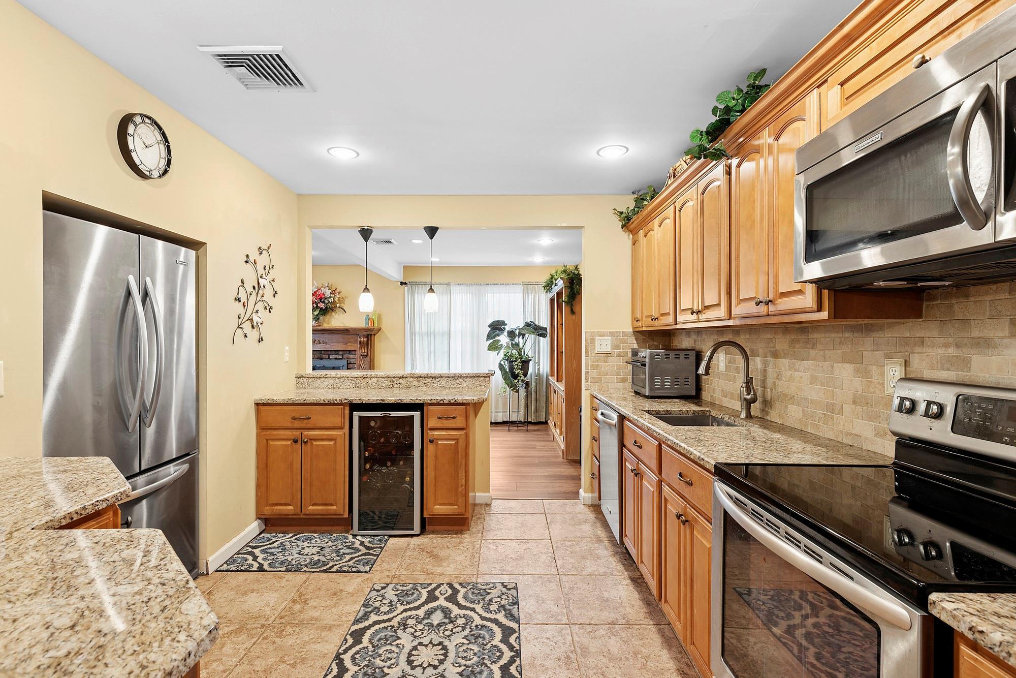 Single Family Newport Beach  Suffolk County, NY 11940, MLS-829729-11