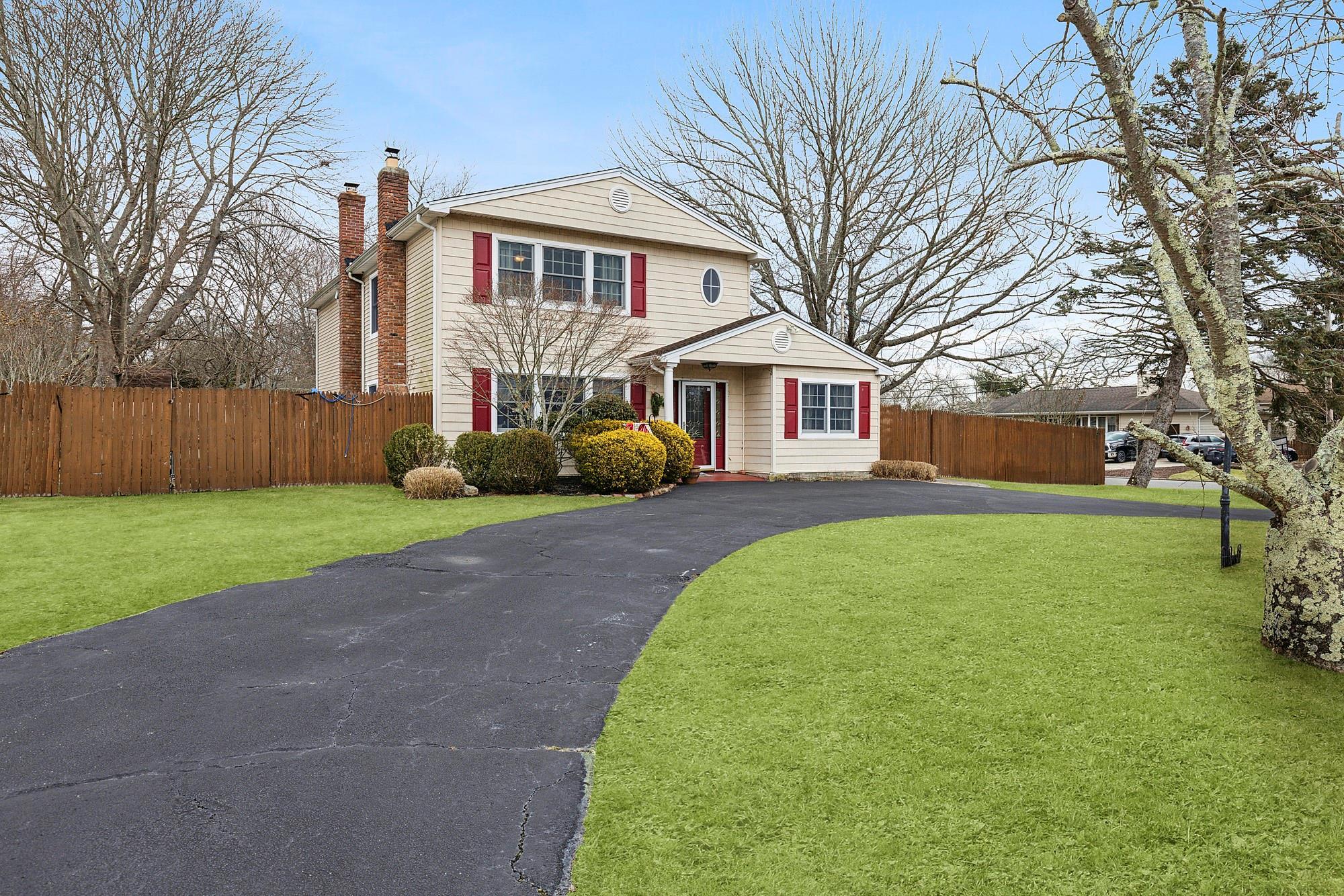 Single Family Newport Beach  Suffolk County, NY 11940, MLS-829729-3