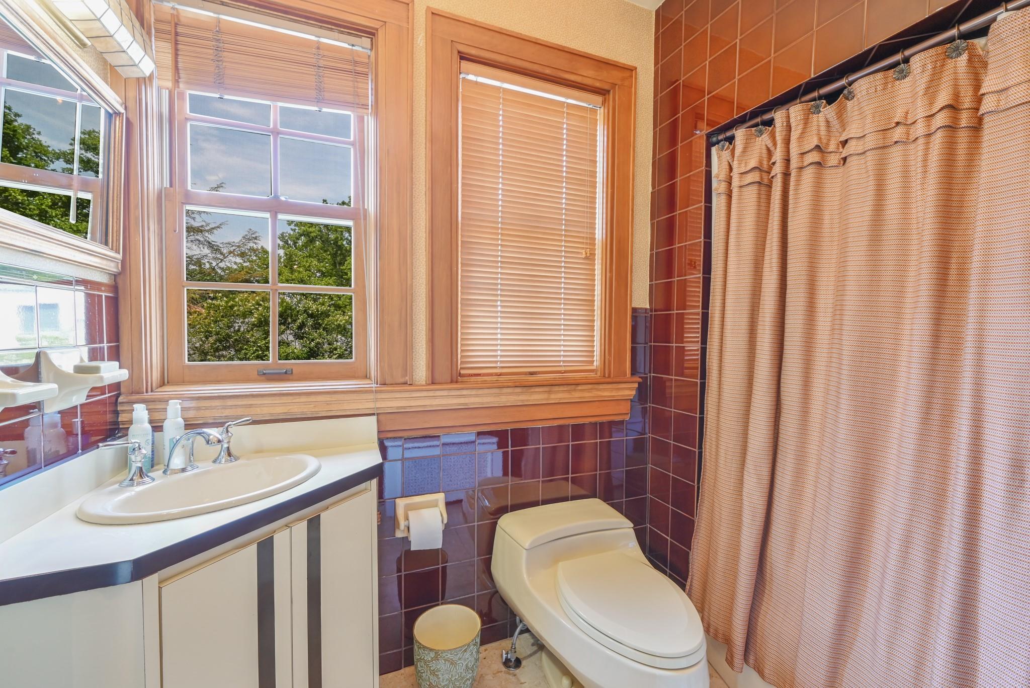 Single Family Browvale  Queens, NY 11362, MLS-829745-23