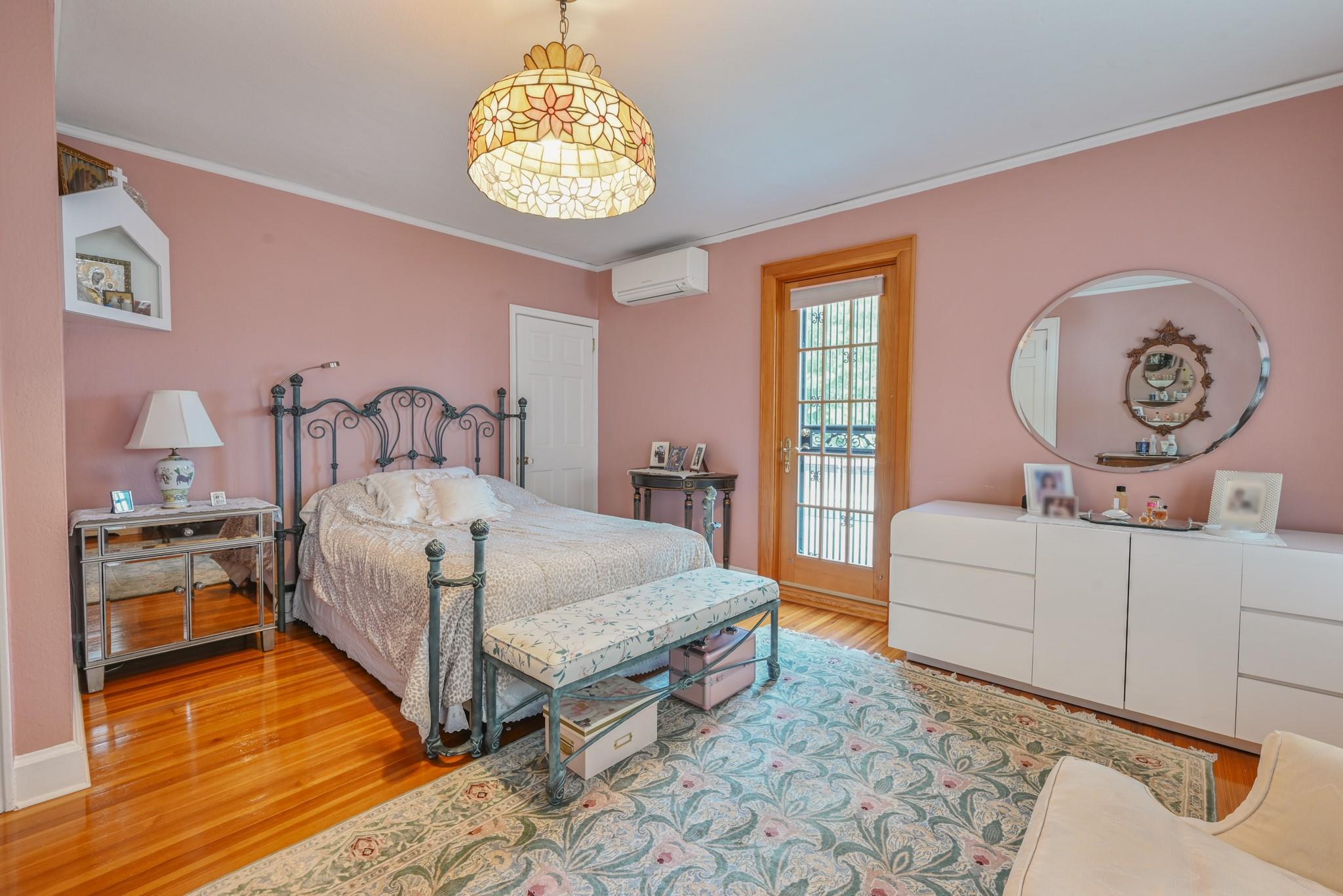 Single Family Browvale  Queens, NY 11362, MLS-829745-24
