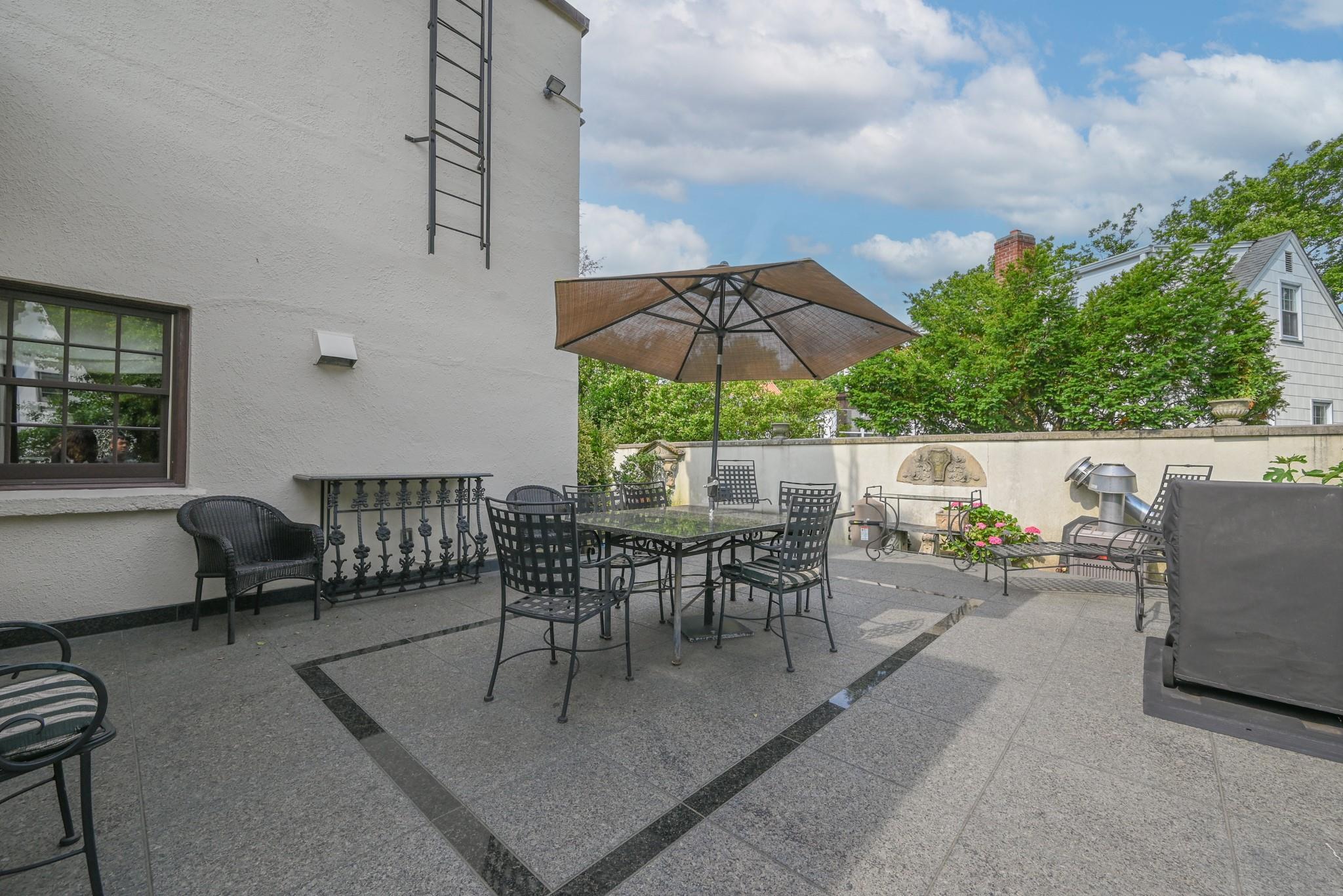 Single Family Browvale  Queens, NY 11362, MLS-829745-3